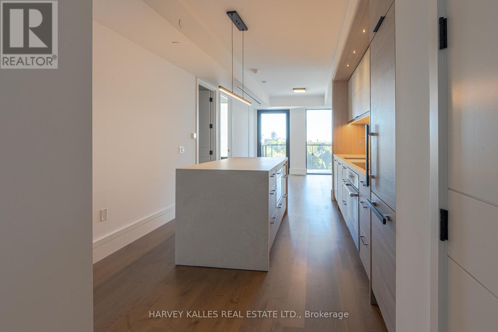 705 - 215 Lonsdale Road, Toronto, Ontario  M4V 1W7 - Photo 2 - C12486412