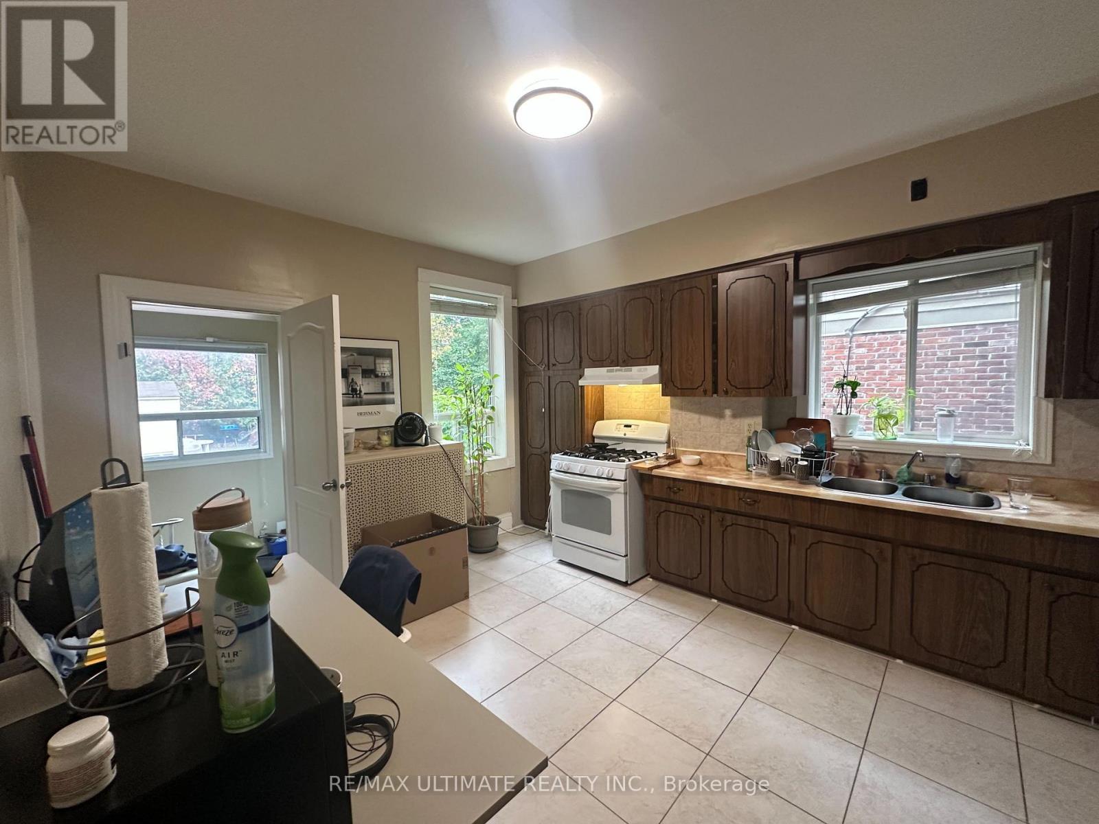 Main Floor - 483 Dovercourt Road, Toronto, Ontario  M6H 2W3 - Photo 15 - C12486428