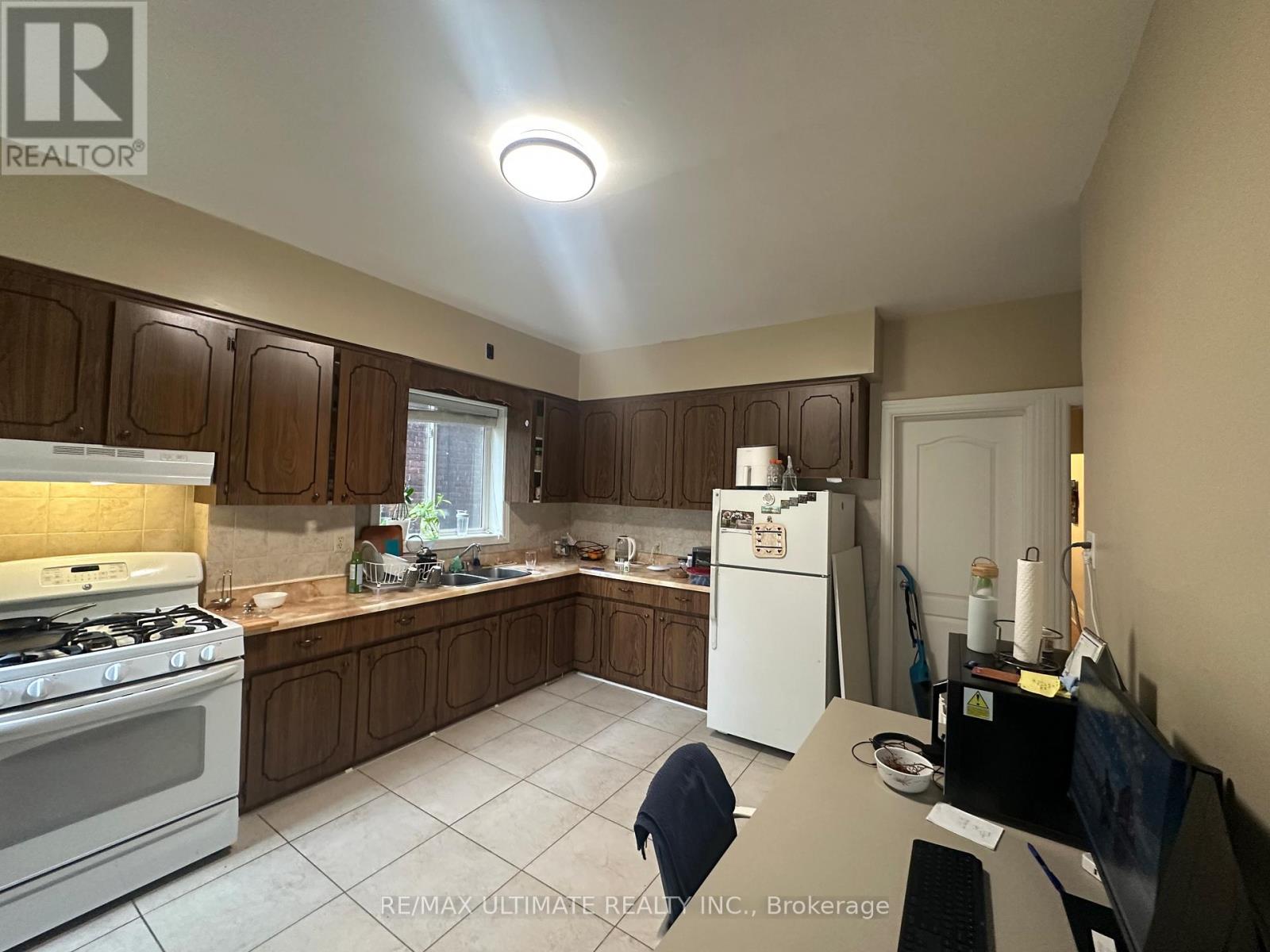 Main Floor - 483 Dovercourt Road, Toronto, Ontario  M6H 2W3 - Photo 17 - C12486428