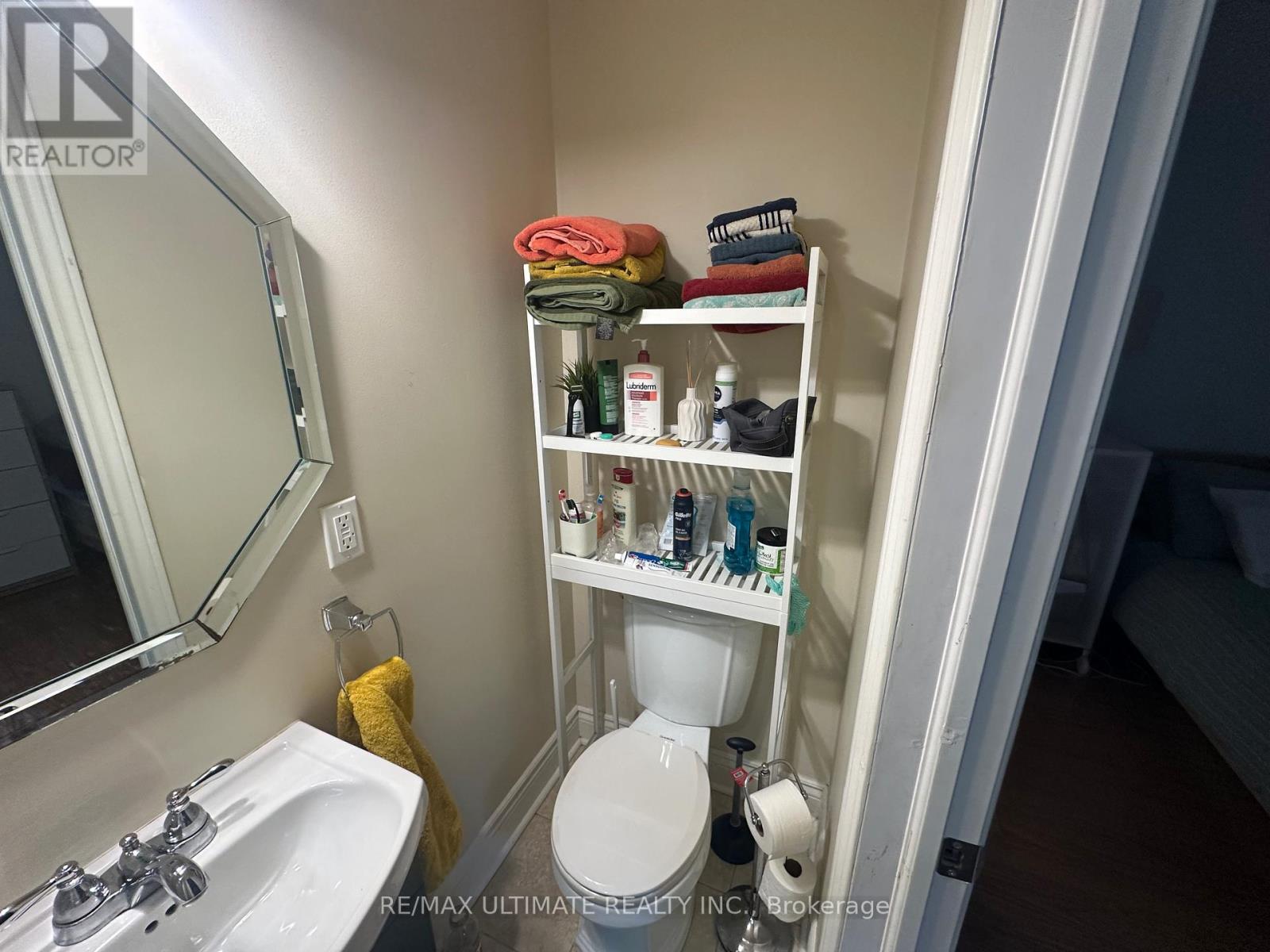 Main Floor - 483 Dovercourt Road, Toronto, Ontario  M6H 2W3 - Photo 9 - C12486428