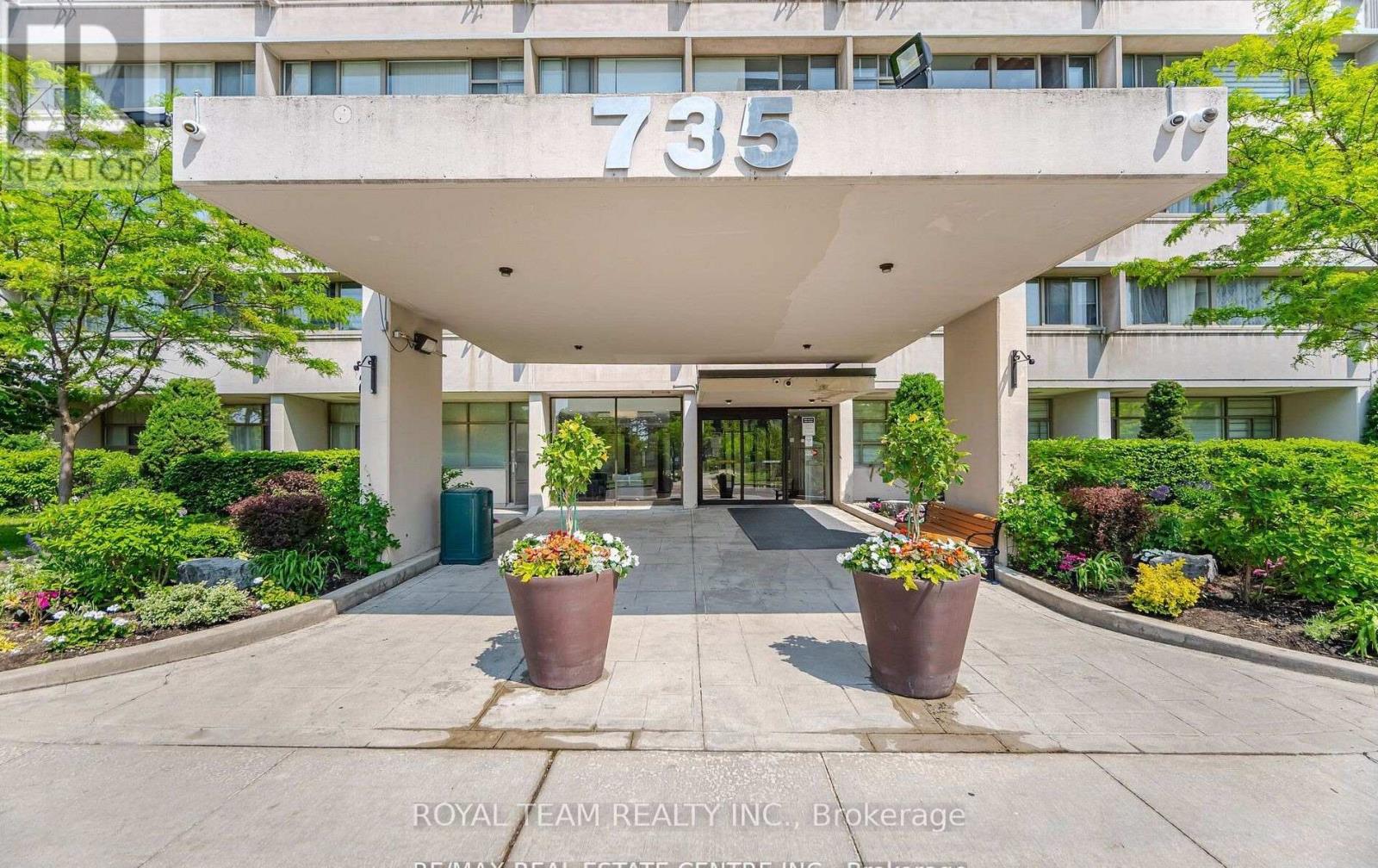 201 - 735 Don Mills Road, Toronto, Ontario  M3C 1S9 - Photo 2 - C12486432