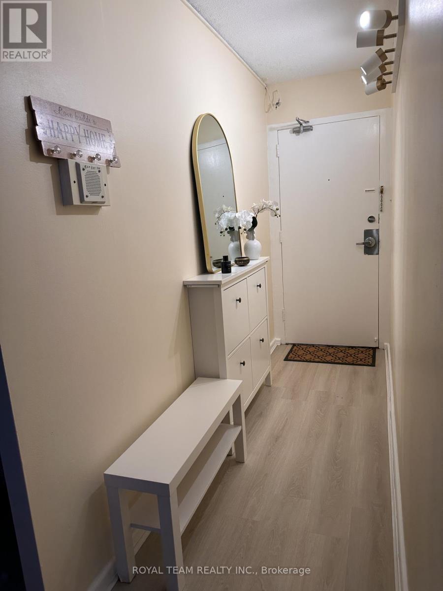 201 - 735 Don Mills Road, Toronto, Ontario  M3C 1S9 - Photo 4 - C12486432