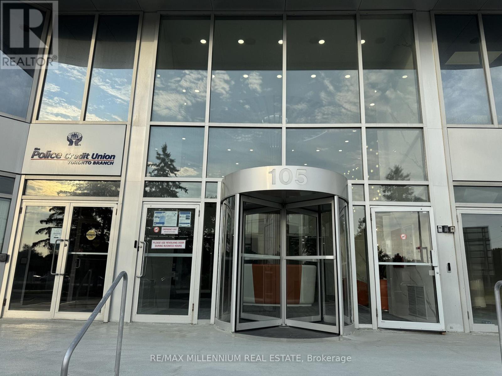 511 - 105 Gordon Baker Road E, Toronto, Ontario  M2H 3P8 - Photo 2 - C12486437