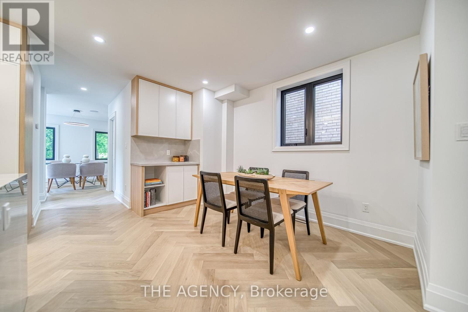 16 Duncannon Drive, Toronto, Ontario  M5P 2M1 - Photo 11 - C12486477