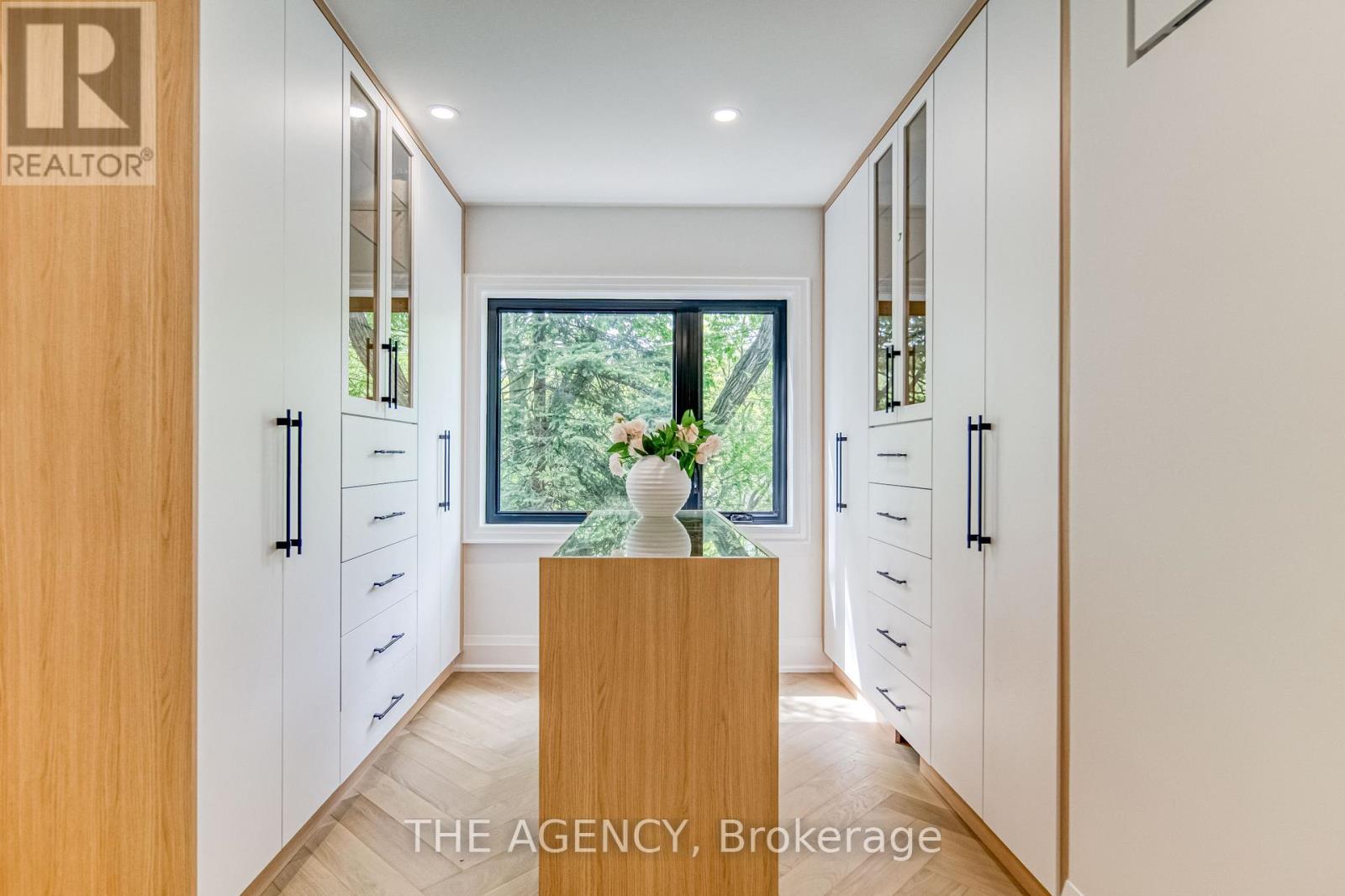 16 Duncannon Drive, Toronto, Ontario  M5P 2M1 - Photo 19 - C12486477