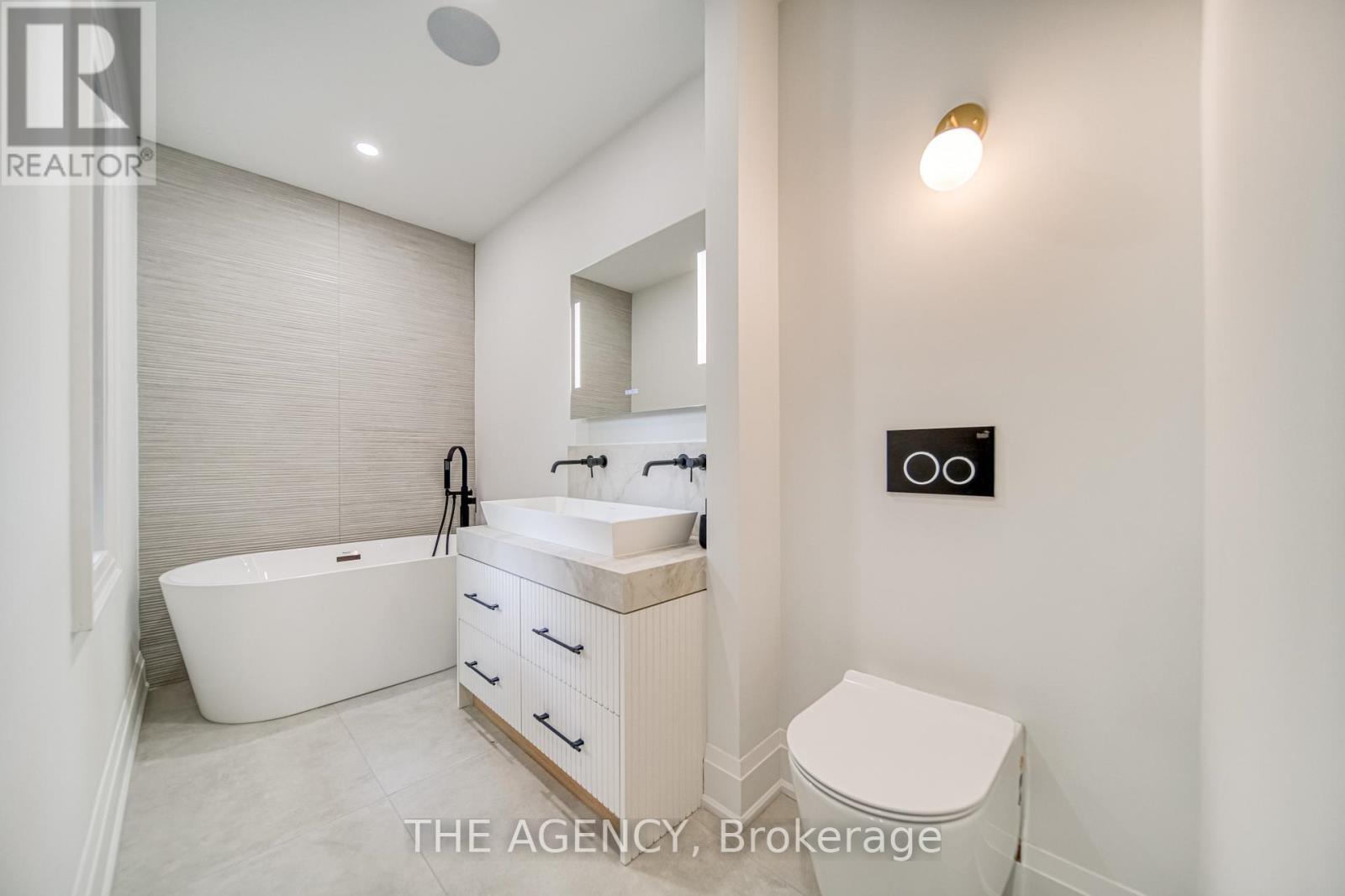 16 Duncannon Drive, Toronto, Ontario  M5P 2M1 - Photo 21 - C12486477