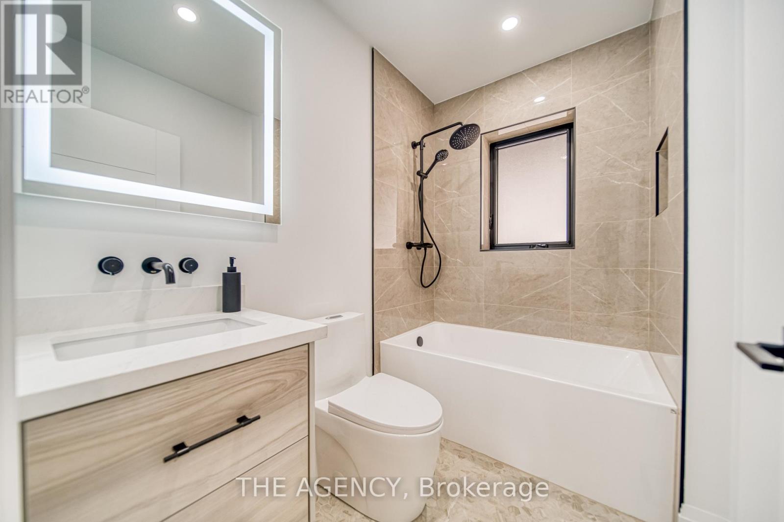 16 Duncannon Drive, Toronto, Ontario  M5P 2M1 - Photo 23 - C12486477