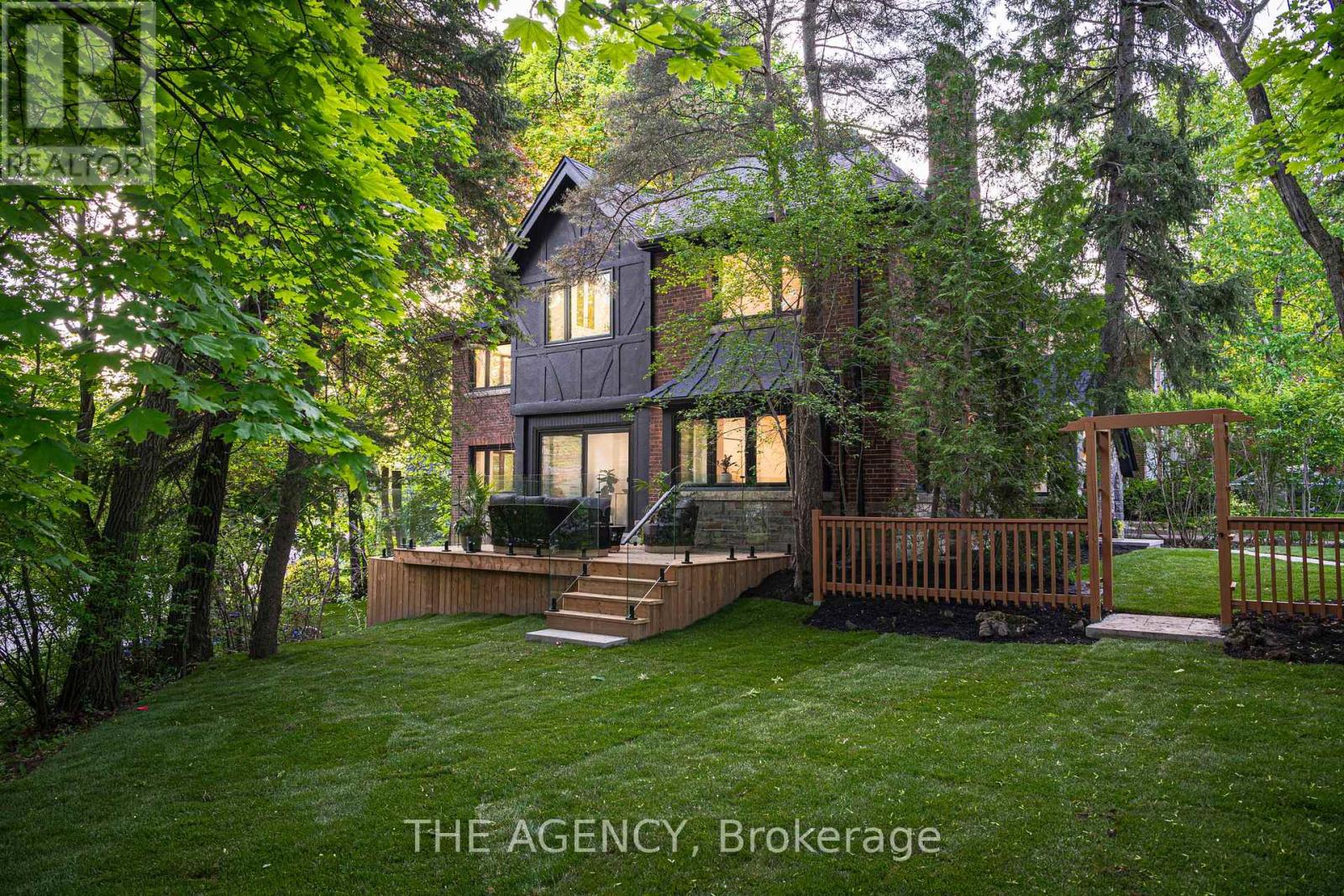 16 Duncannon Drive, Toronto, Ontario  M5P 2M1 - Photo 39 - C12486477