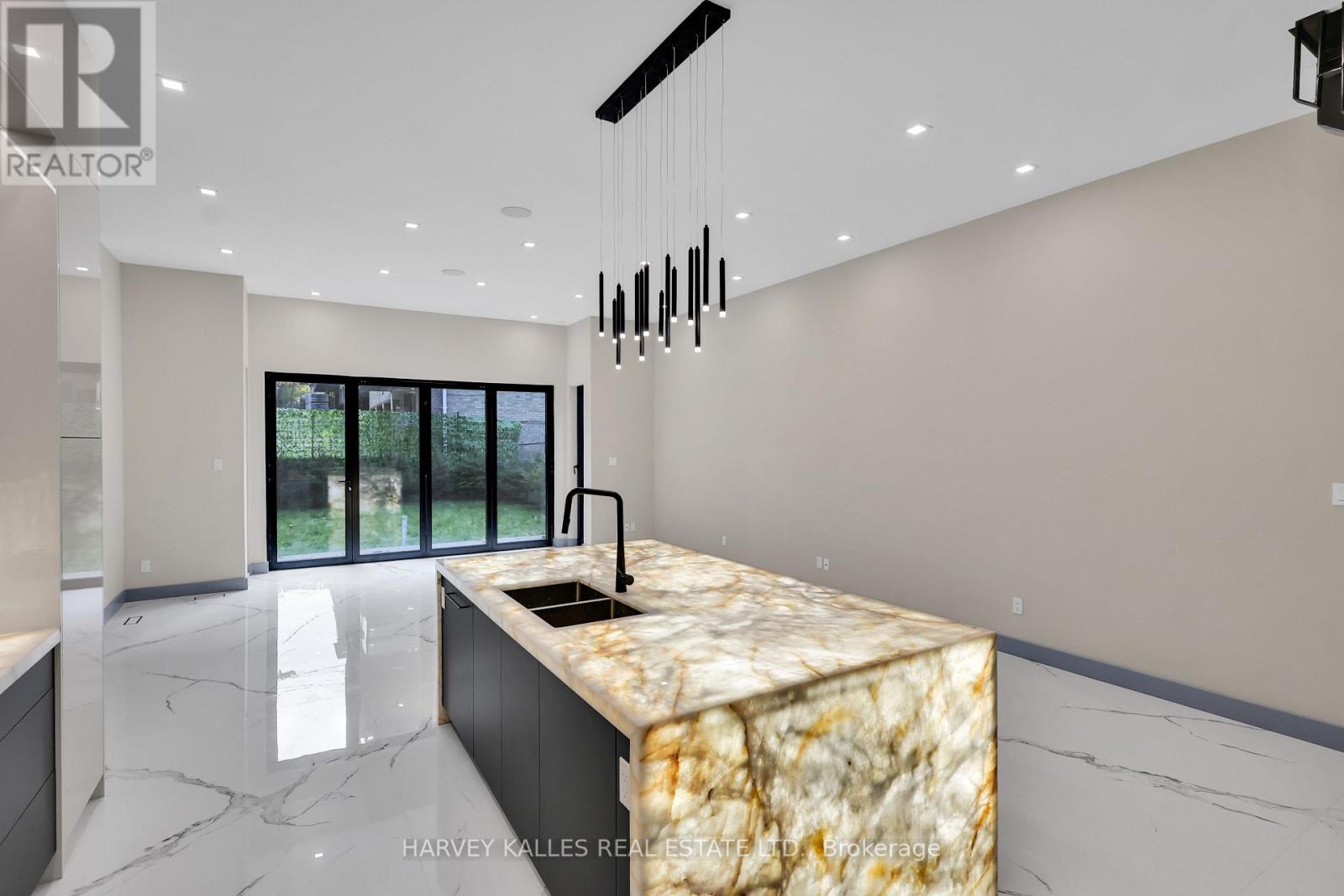 71 Ardmore Road, Toronto, Ontario  M5P 1V4 - Photo 11 - C12486479