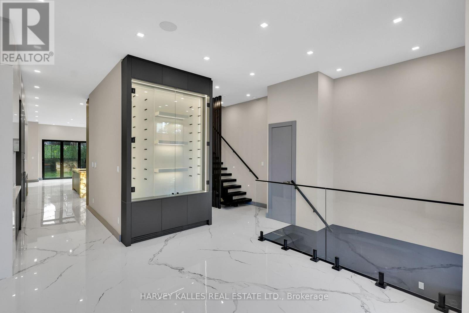 71 Ardmore Road, Toronto, Ontario  M5P 1V4 - Photo 6 - C12486479