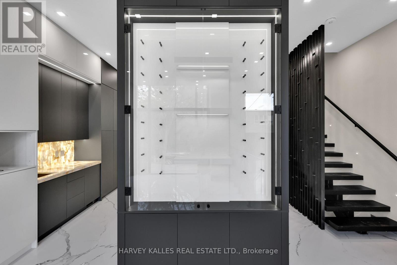 71 Ardmore Road, Toronto, Ontario  M5P 1V4 - Photo 7 - C12486479