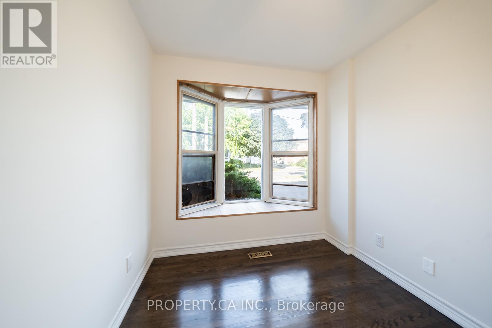 98 Tanjoe Crescent, Toronto, Ontario  M2M 1P7 - Photo 2 - C12486490