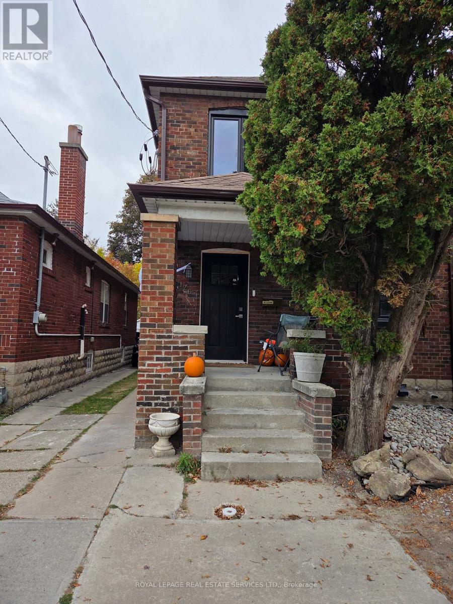 LOWER - 126 LAWRENCE AVENUE W, Toronto, Ontario