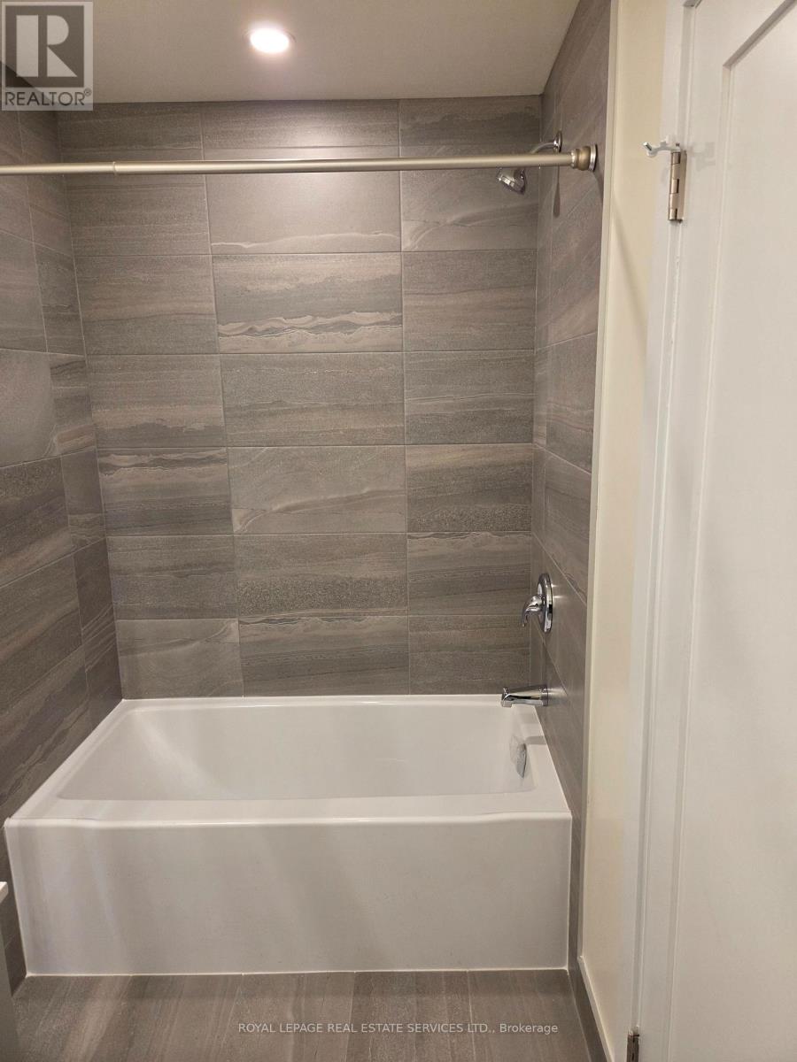 Lower - 126 Lawrence Avenue W, Toronto, Ontario  M5M 1A6 - Photo 10 - C12486497