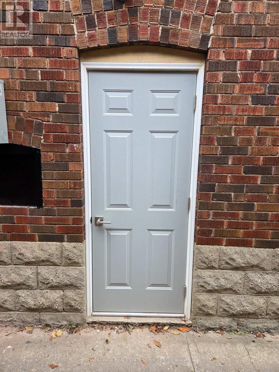 Lower - 126 Lawrence Avenue W, Toronto, Ontario  M5M 1A6 - Photo 2 - C12486497