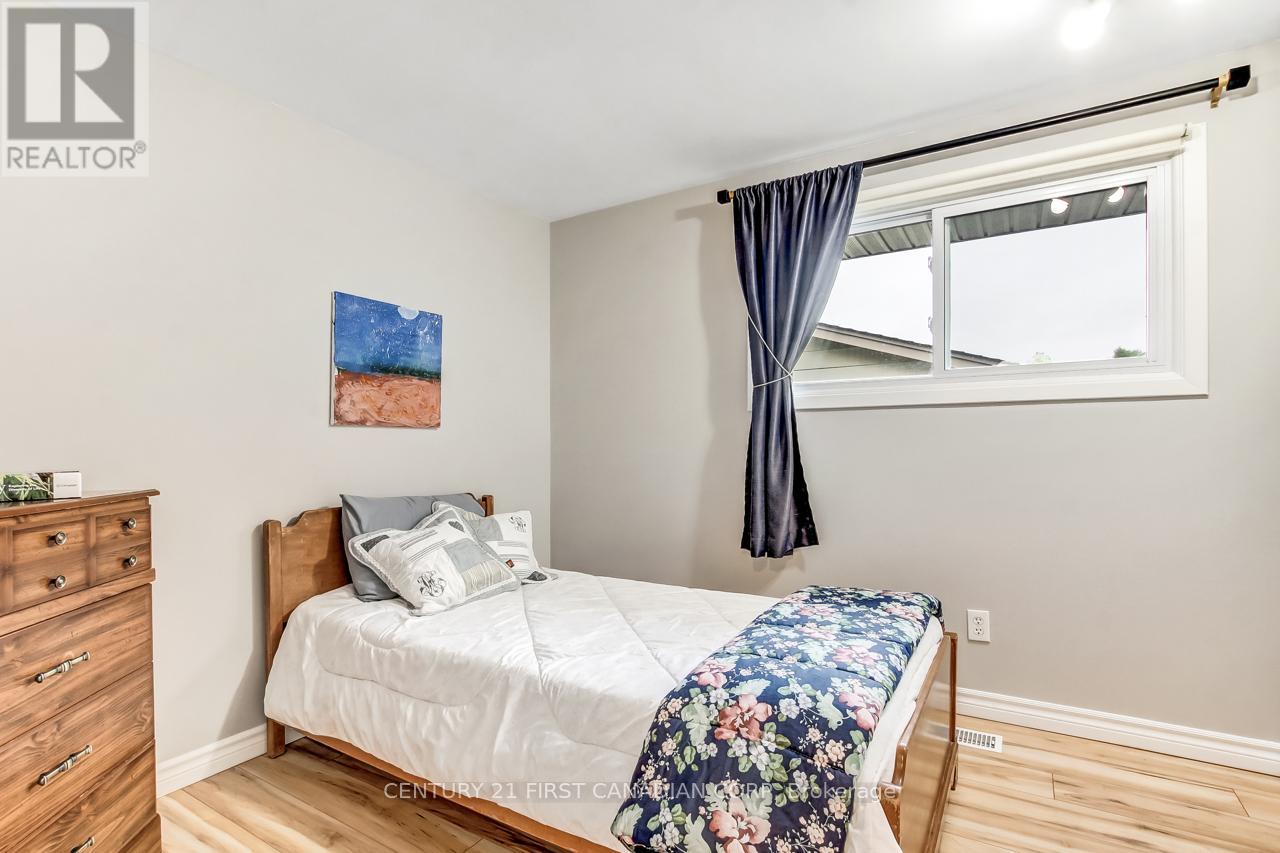 440 Castlegrove Boulevard, London North, Ontario  N6G 1K8 - Photo 17 - X12486513