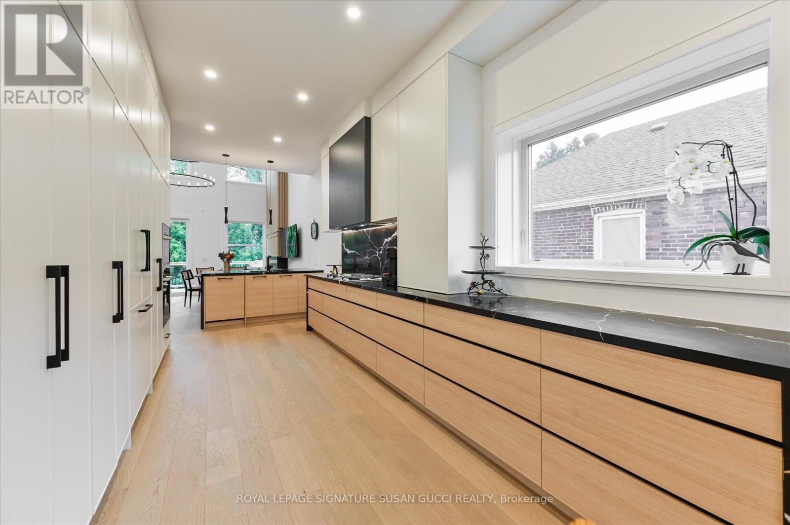 36 Glenshaw Crescent, Toronto, Ontario  M4B 2C9 - Photo 13 - E12486359