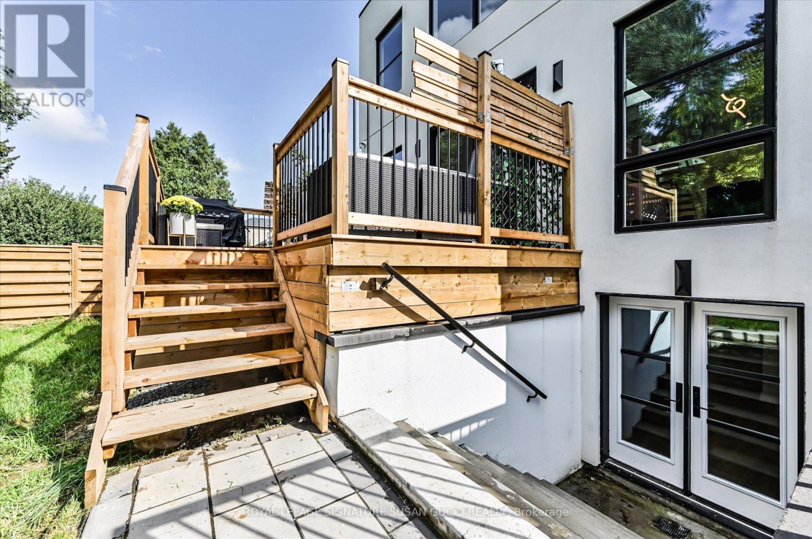 36 Glenshaw Crescent, Toronto, Ontario  M4B 2C9 - Photo 37 - E12486359