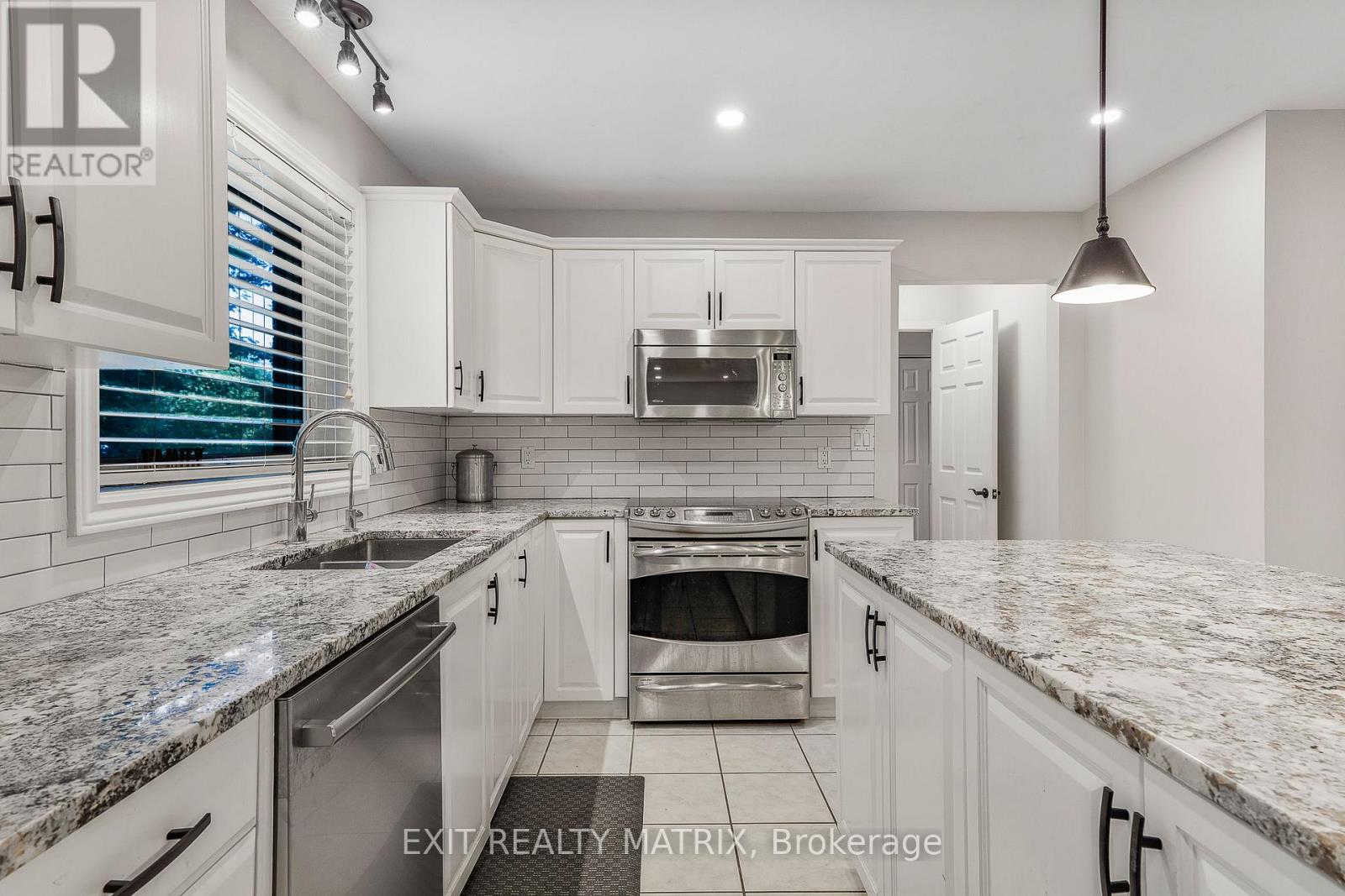 6343 Deermeadow Drive, Ottawa, Ontario  K4P 1M9 - Photo 16 - X12486512