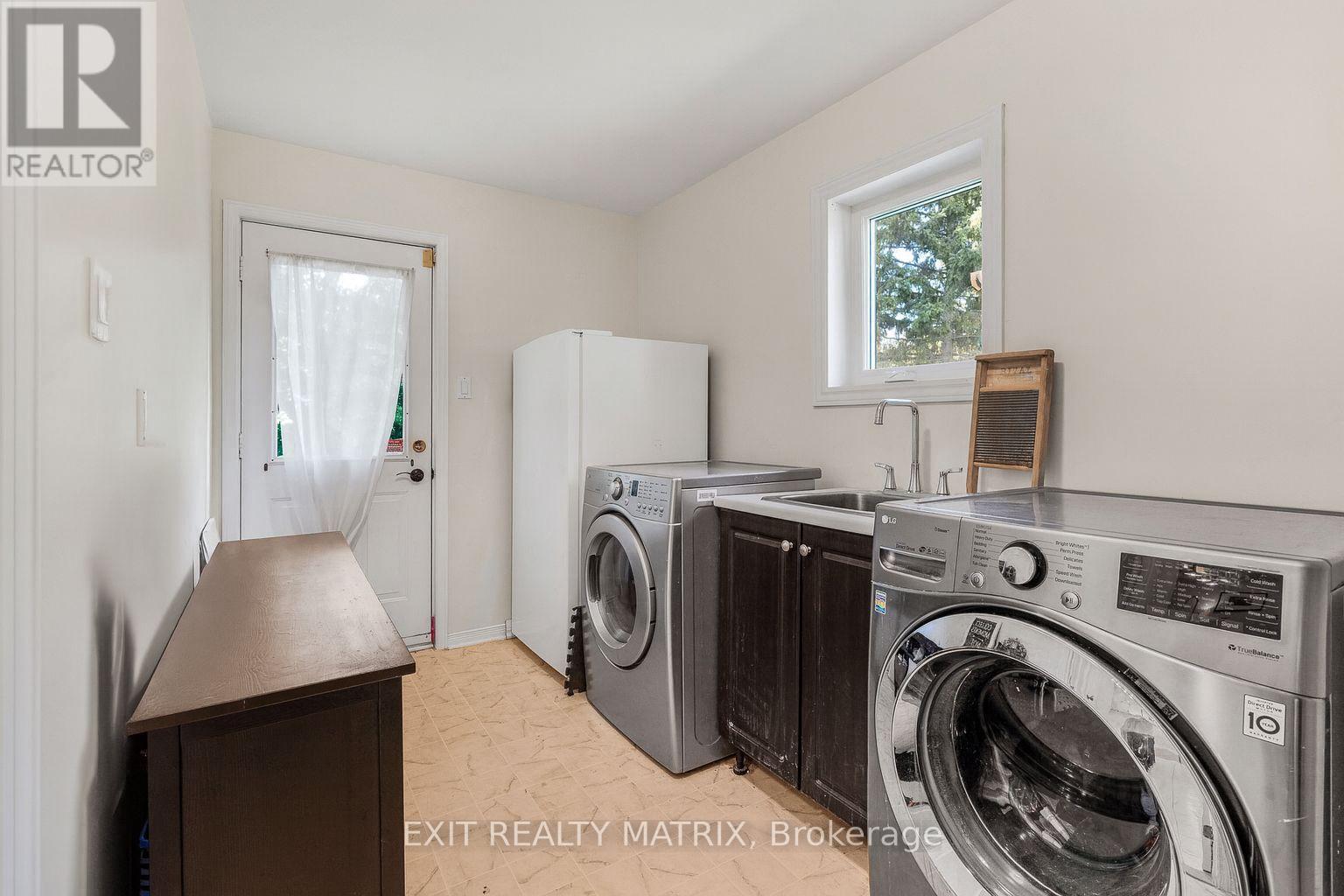 6343 Deermeadow Drive, Ottawa, Ontario  K4P 1M9 - Photo 23 - X12486512