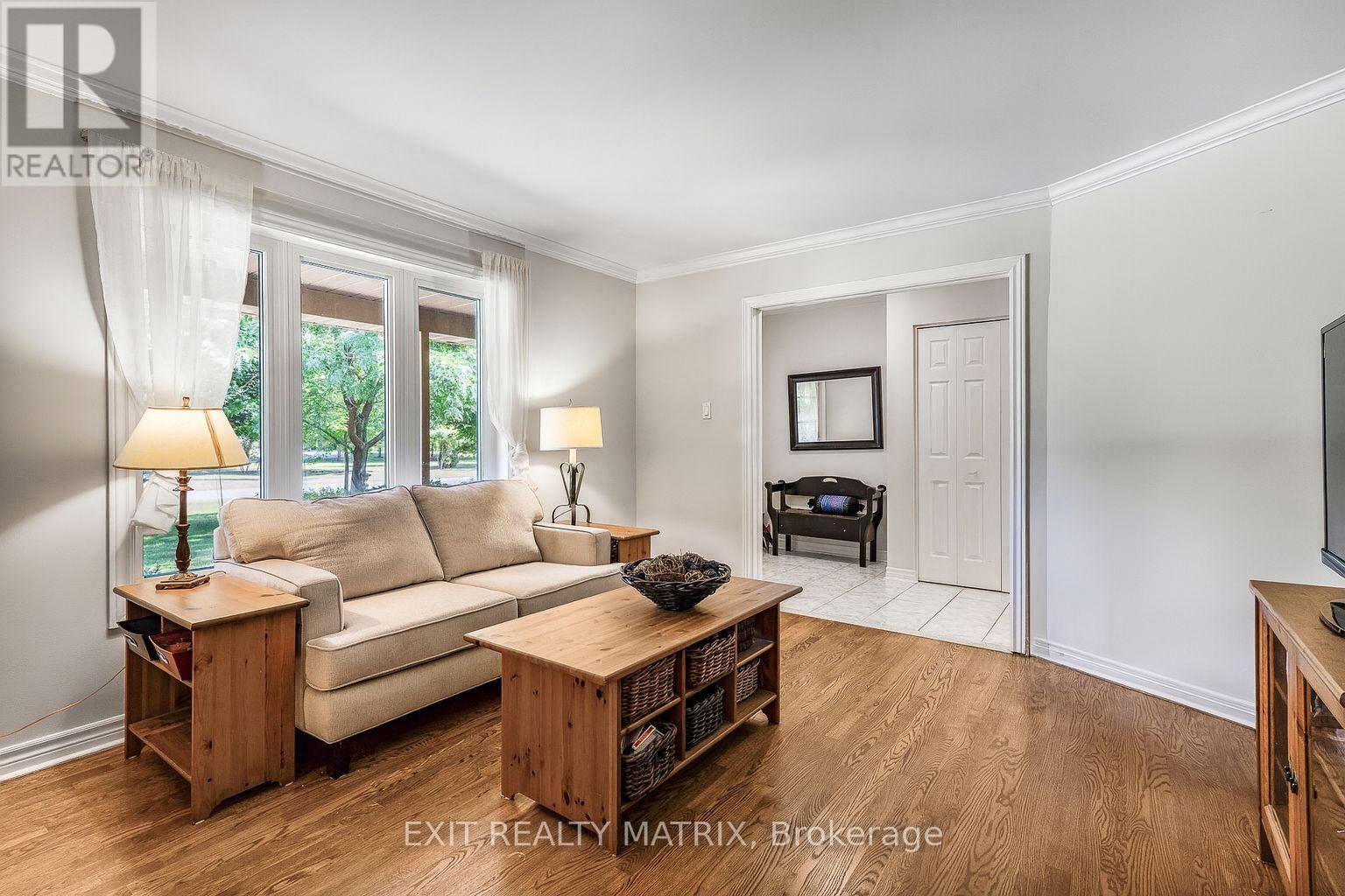 6343 Deermeadow Drive, Ottawa, Ontario  K4P 1M9 - Photo 5 - X12486512