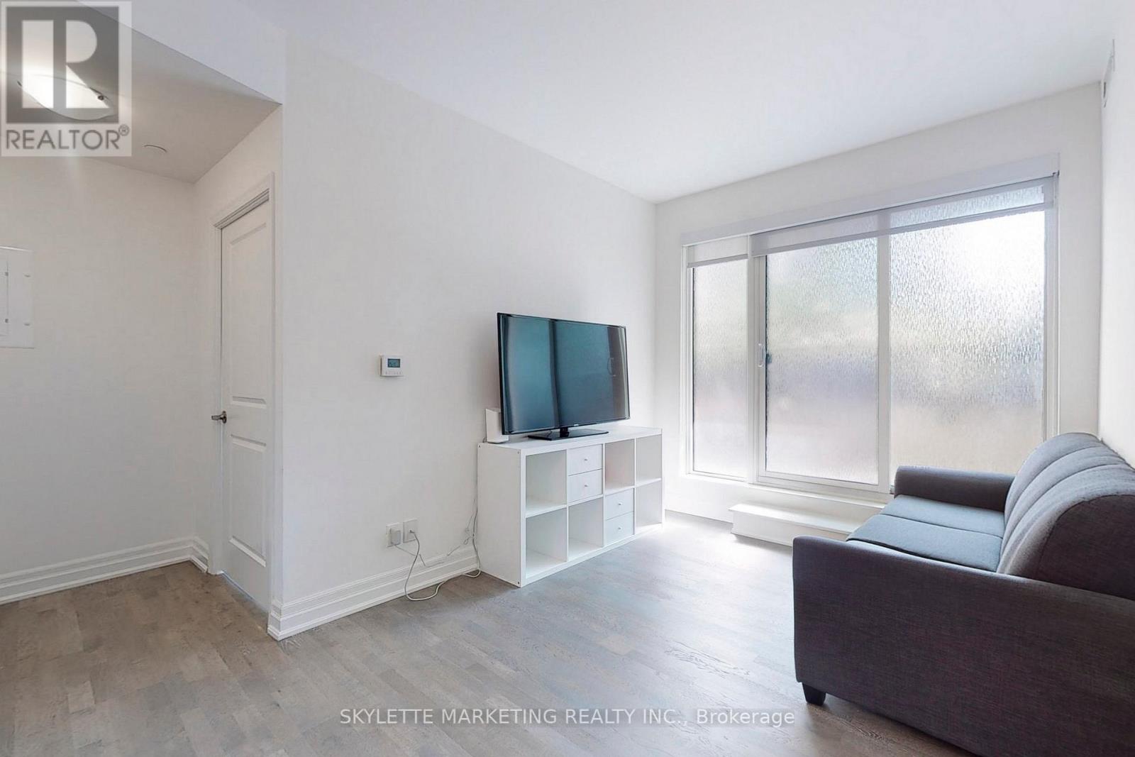 529a - 10 Rouge Valley Drive W, Markham, Ontario  L6G 0G9 - Photo 3 - N12486403