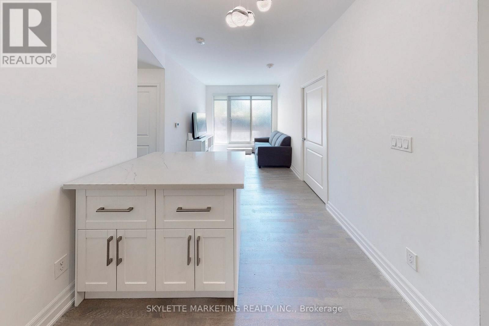 529a - 10 Rouge Valley Drive W, Markham, Ontario  L6G 0G9 - Photo 8 - N12486403