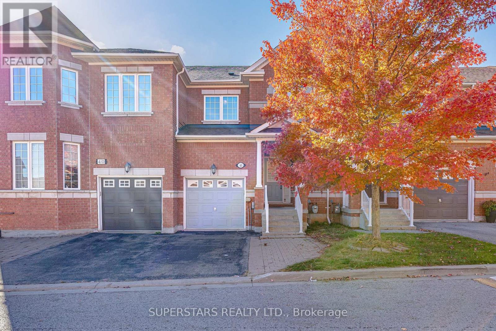 41 - 8 Townwood Drive, Richmond Hill, Ontario  L4E 4Y1 - Photo 2 - N12486438