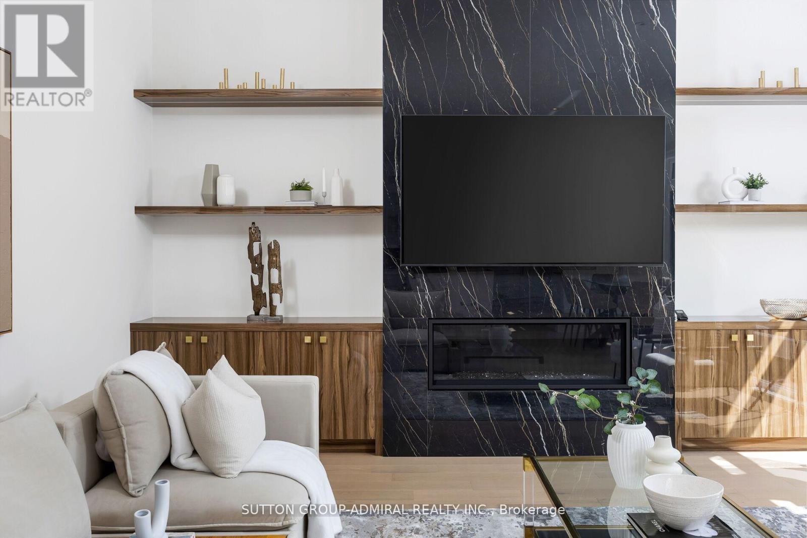 70 Elizabeth Drive, King (Nobleton), Ontario  L0G 1N0 - Photo 17 - N12486475