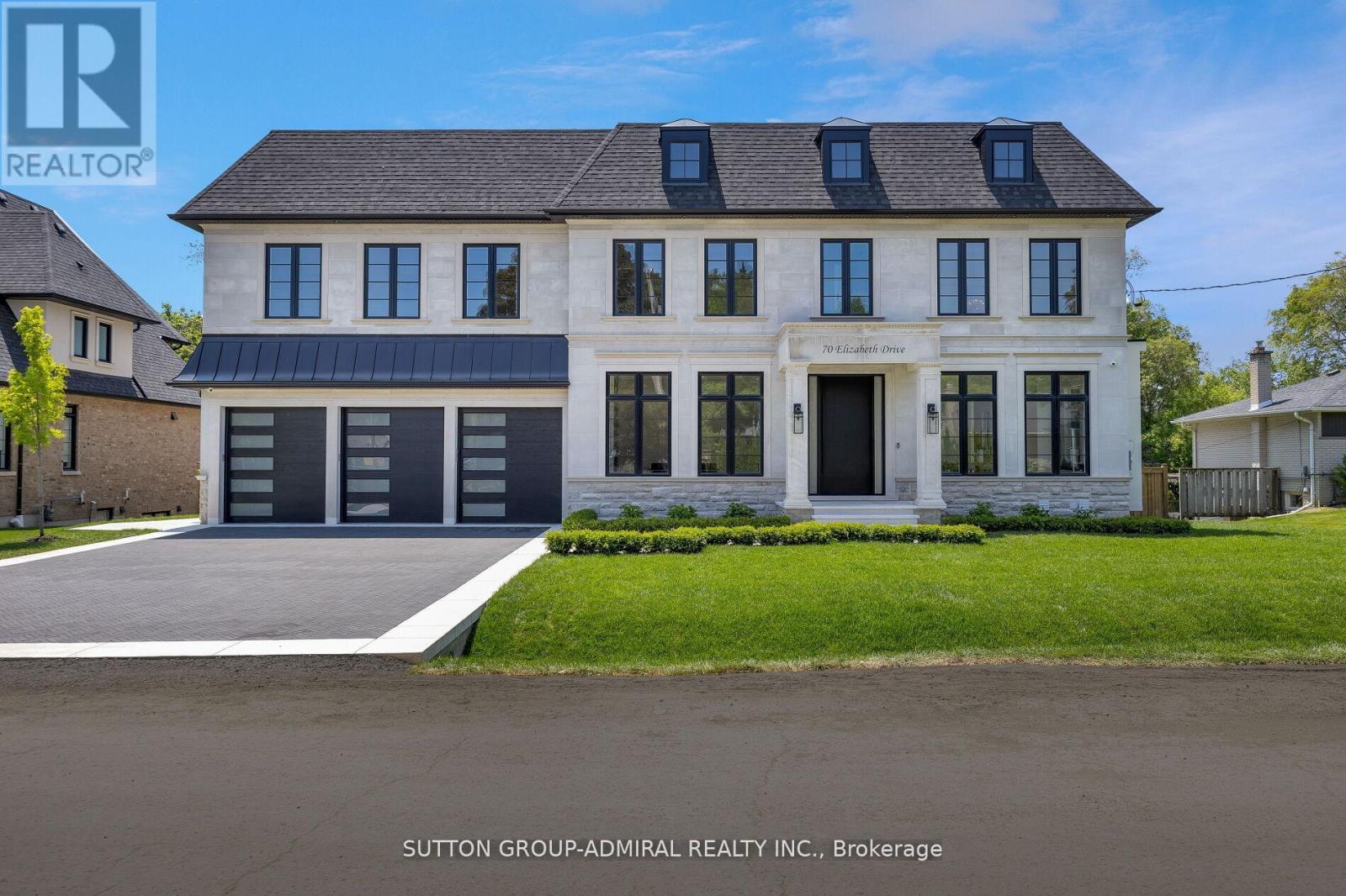 70 Elizabeth Drive, King (Nobleton), Ontario  L0G 1N0 - Photo 2 - N12486475