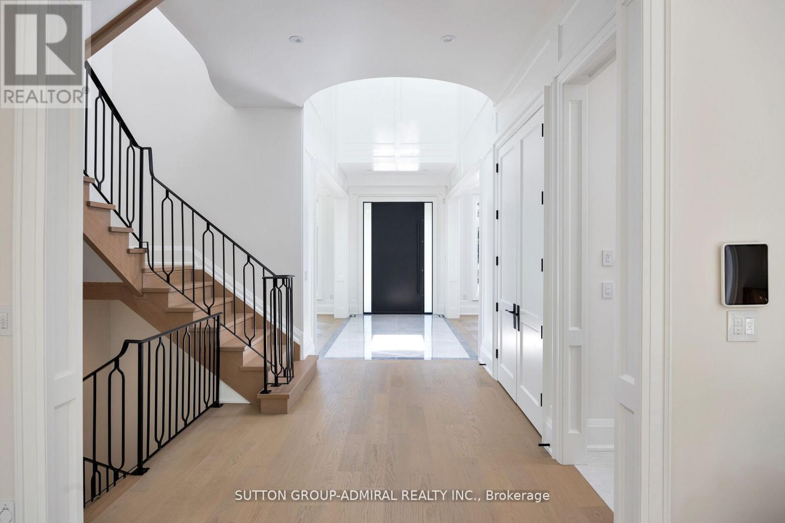 70 Elizabeth Drive, King (Nobleton), Ontario  L0G 1N0 - Photo 4 - N12486475