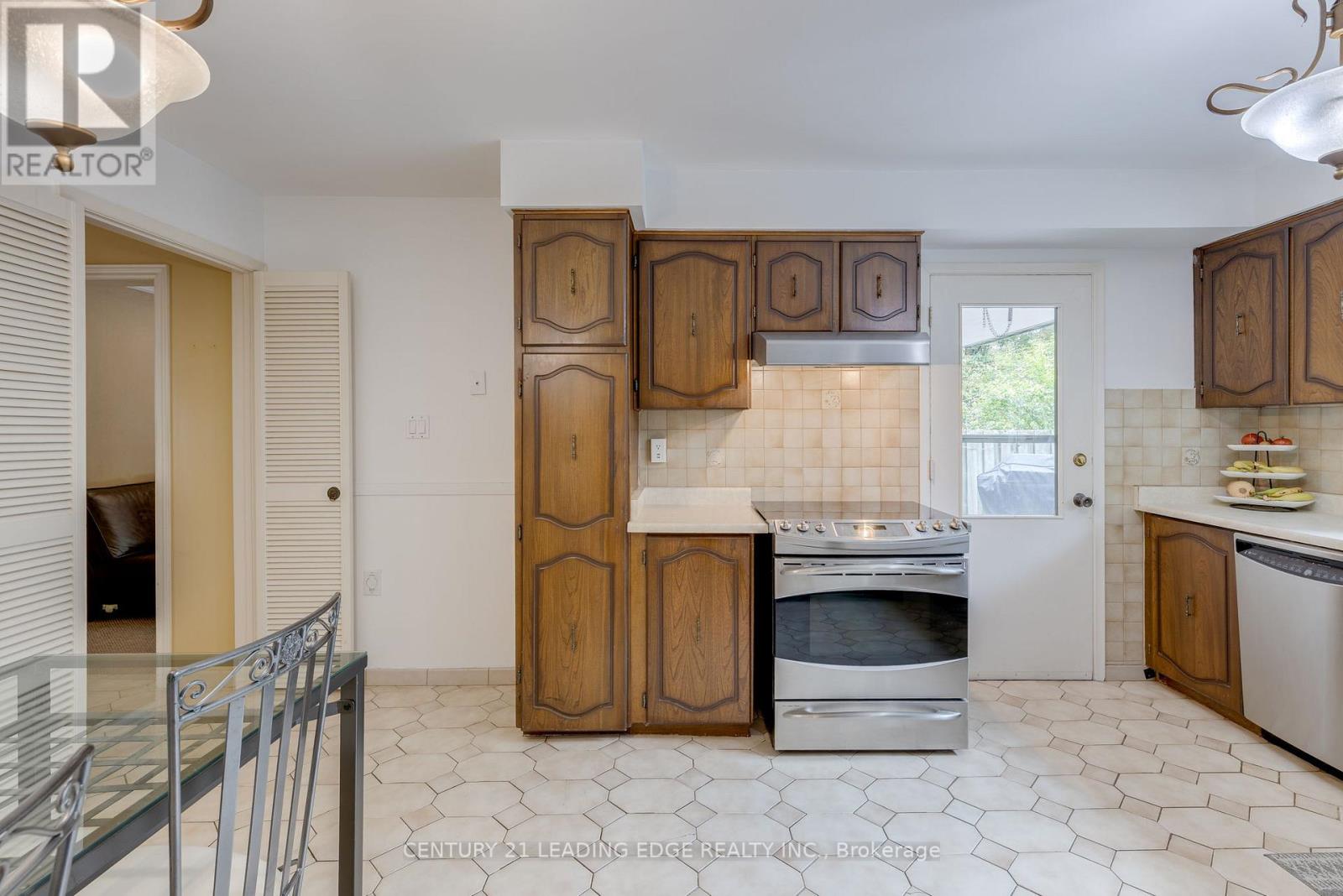 115 Simonston Boulevard, Markham, Ontario  L3T 4L9 - Photo 10 - N12486494