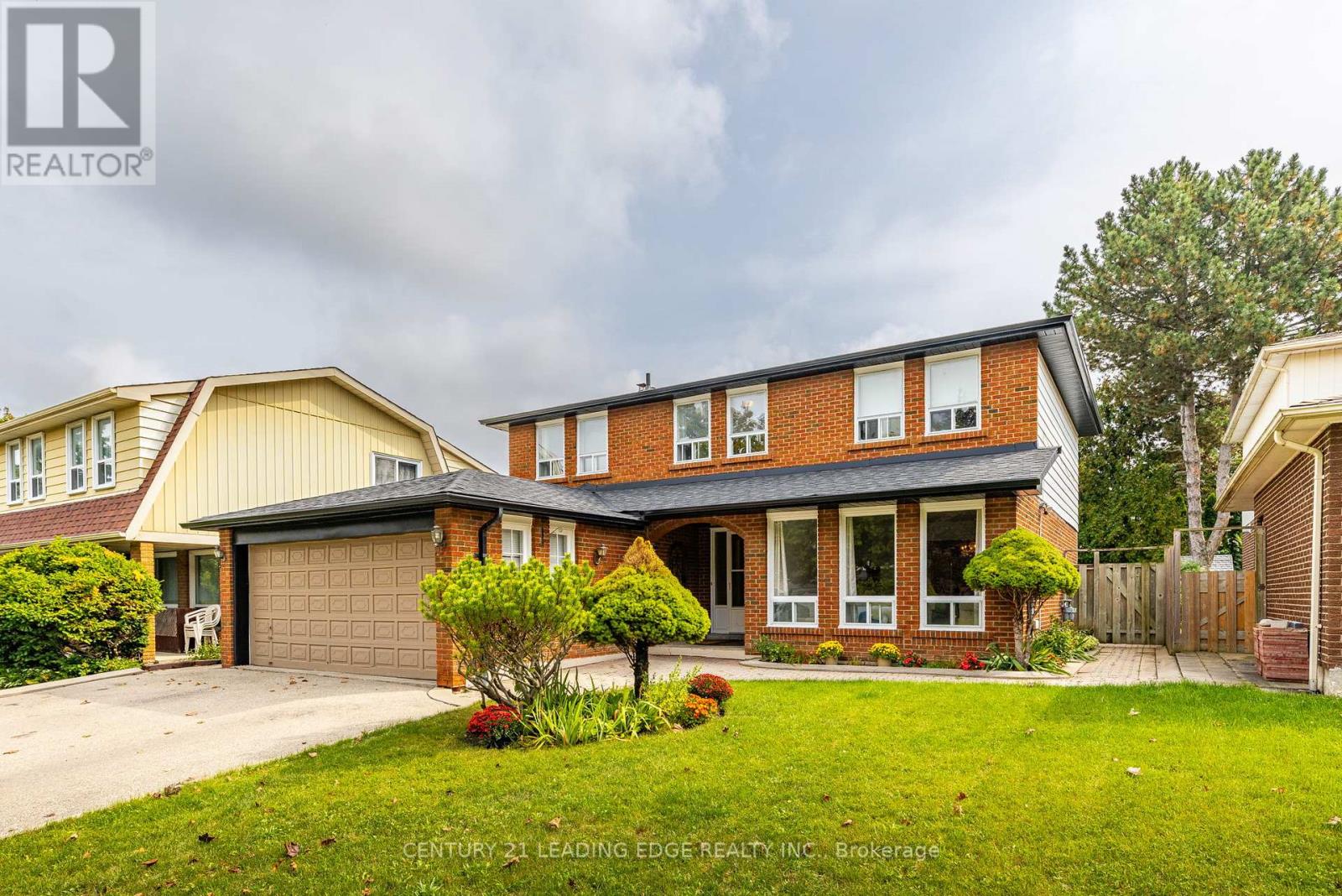 115 Simonston Boulevard, Markham, Ontario  L3T 4L9 - Photo 3 - N12486494