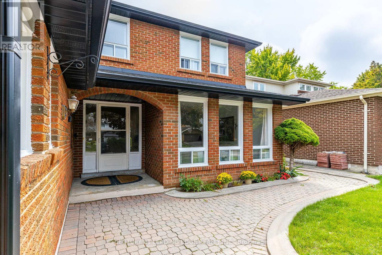 115 Simonston Boulevard, Markham, Ontario  L3T 4L9 - Photo 4 - N12486494