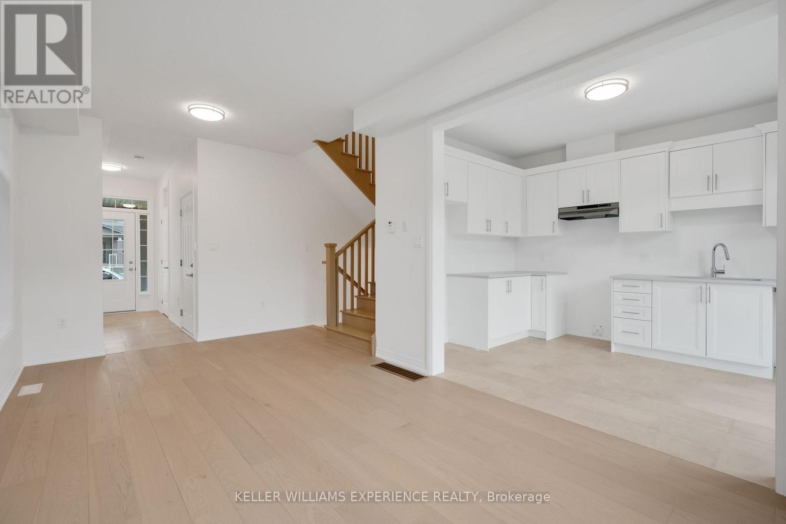 86 Sagewood Avenue, Barrie (Painswick South), Ontario  L9J 0K5 - Photo 12 - S12486393