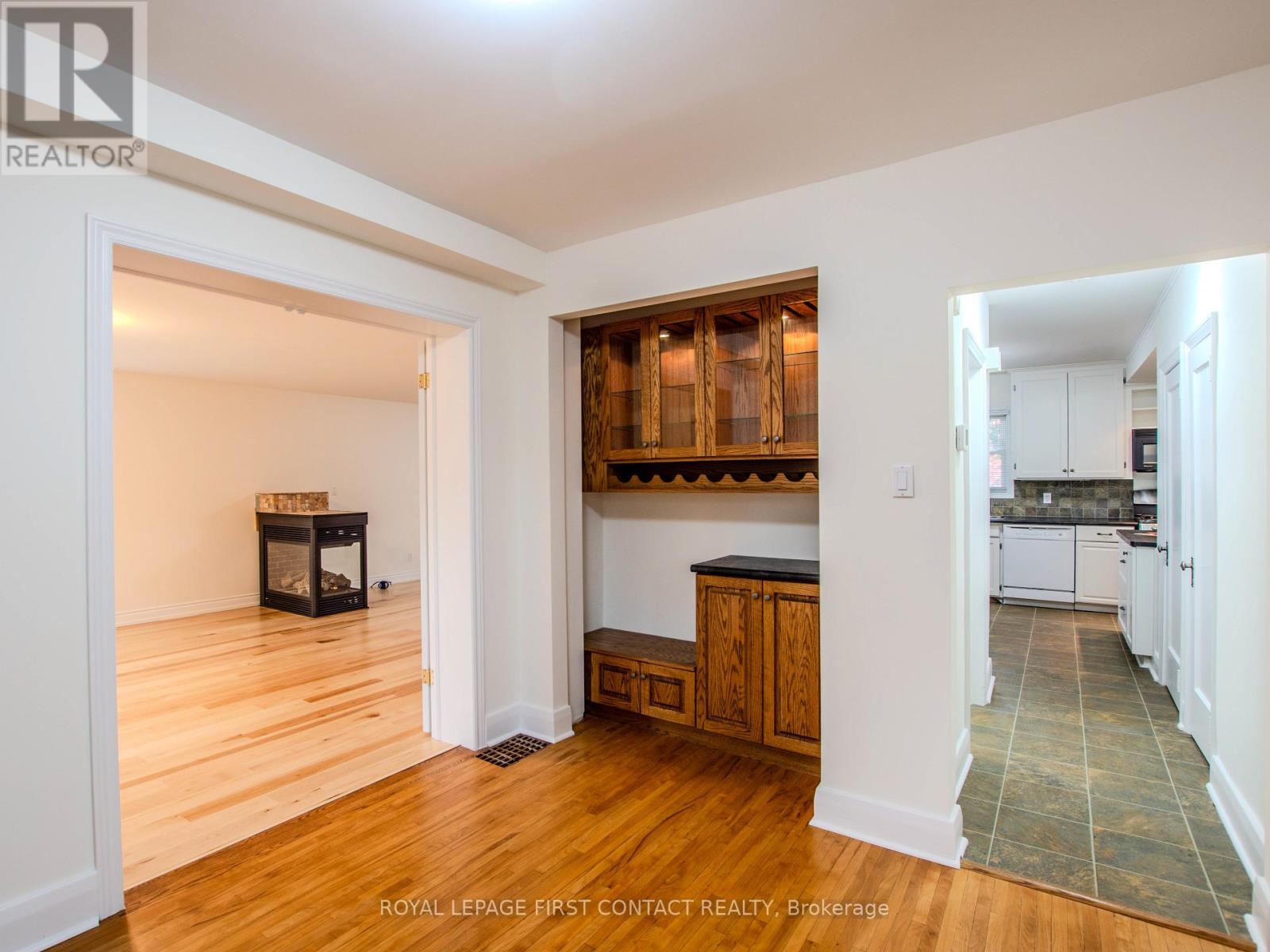 25 Holgate Street, Barrie (Allandale), Ontario  L4N 2T6 - Photo 7 - S12486413