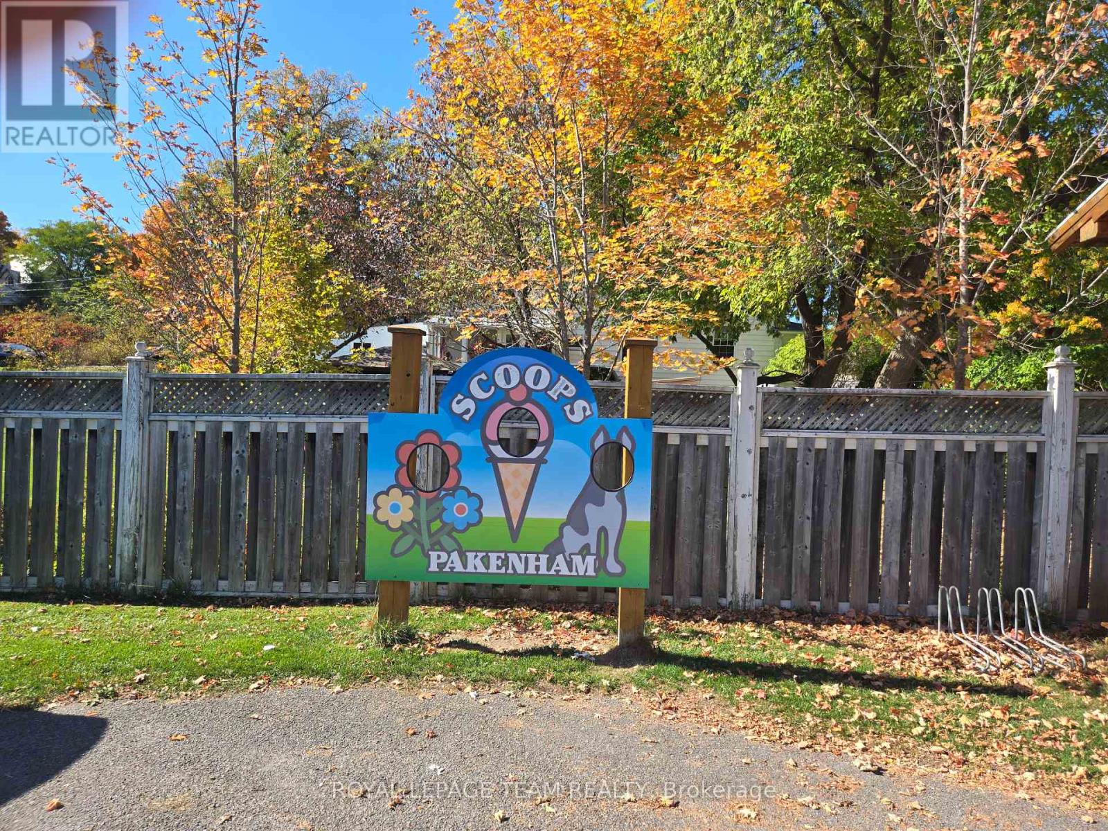 111 WABA ROAD, Mississippi Mills, Ontario