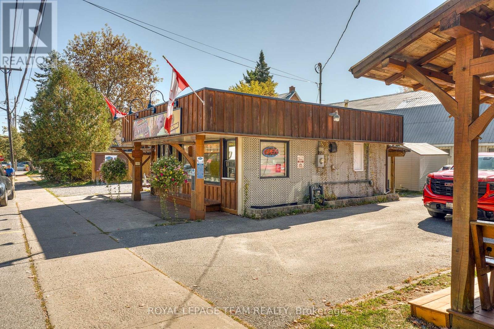 111 Waba Road, Mississippi Mills, Ontario  K0A 2X0 - Photo 5 - X12432655