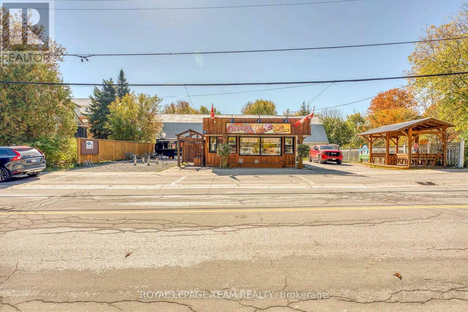 111 Waba Road, Mississippi Mills, Ontario  K0A 2X0 - Photo 2 - X12432655