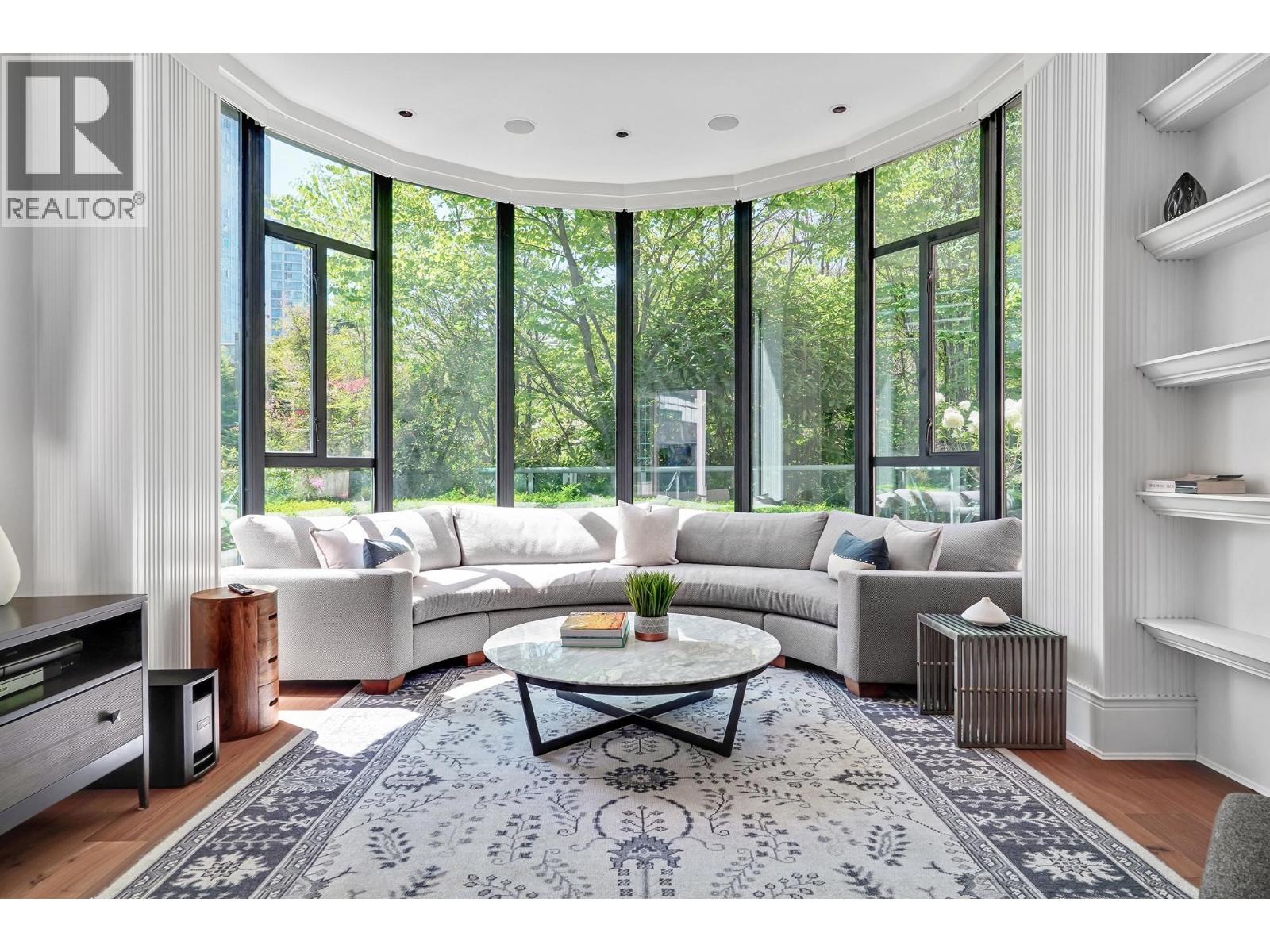 281 SMITHE STREET, Vancouver, British Columbia