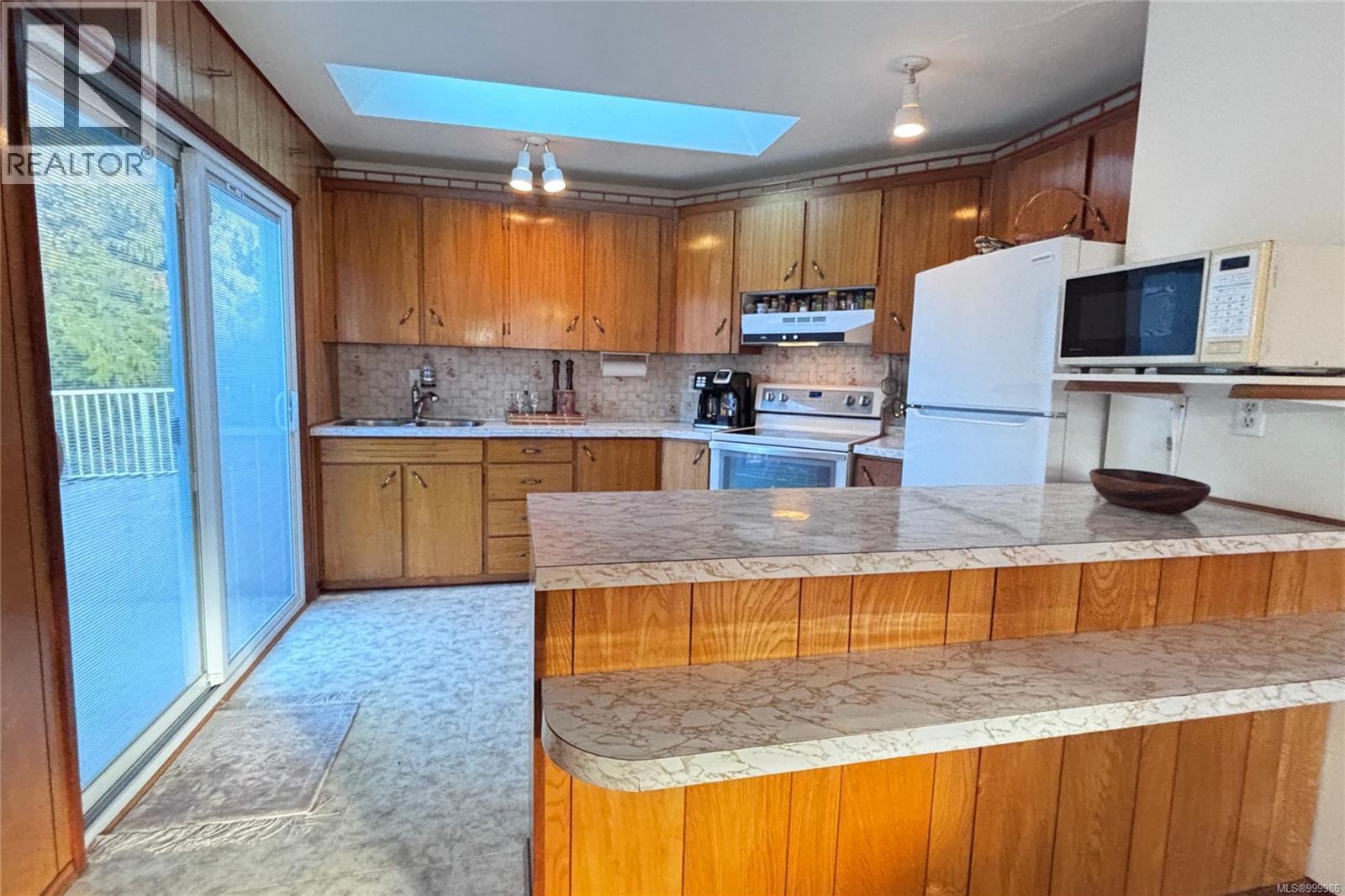 253 Hembrough Rd, Bowser, British Columbia  V0R 1G0 - Photo 4 - 999986