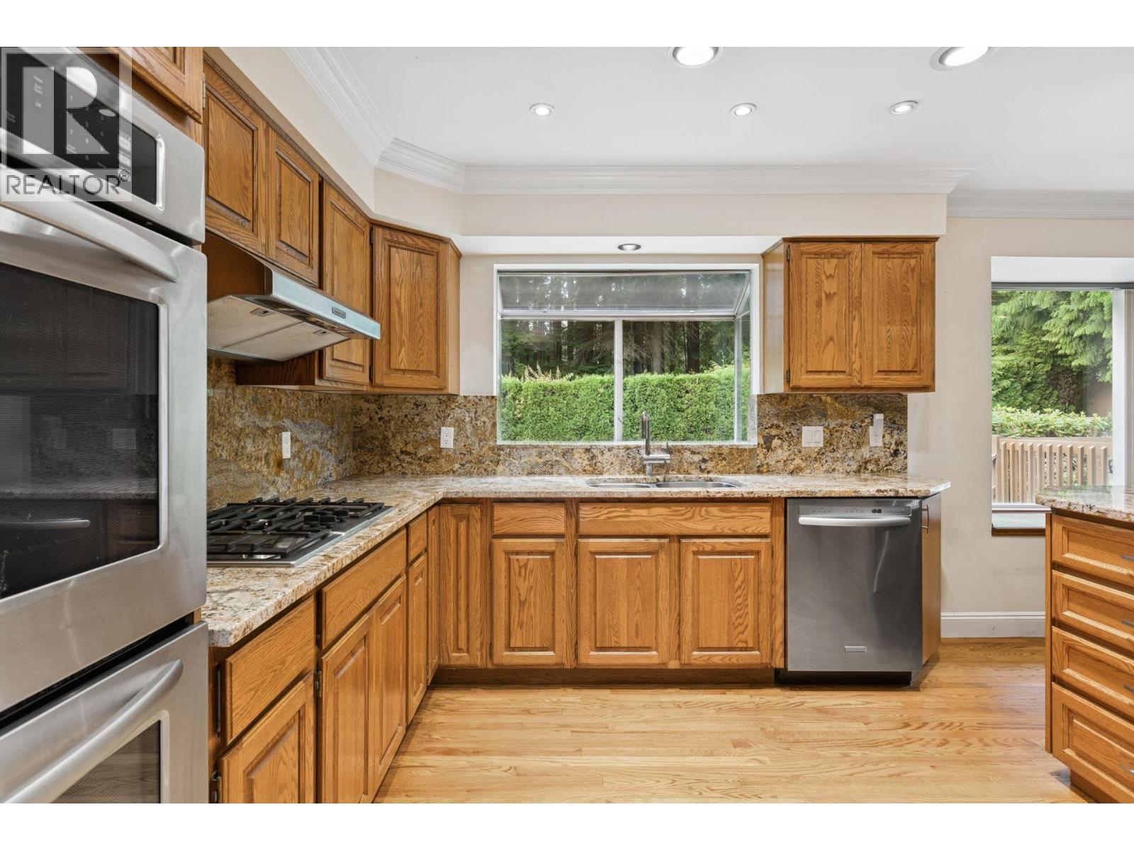 5685 Nancy Greene Way, North Vancouver, British Columbia  V7R 4W2 - Photo 9 - R3062601