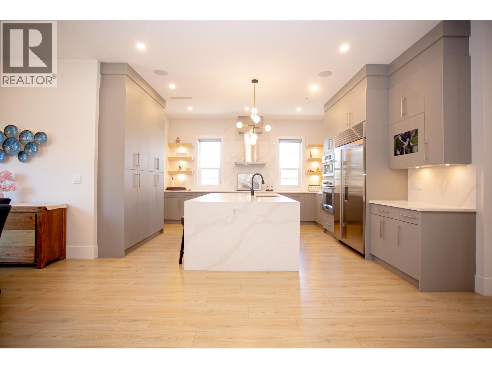 21661 Ridgeway Crescent, Maple Ridge, British Columbia  V2X 3Z6 - Photo 10 - R3062637