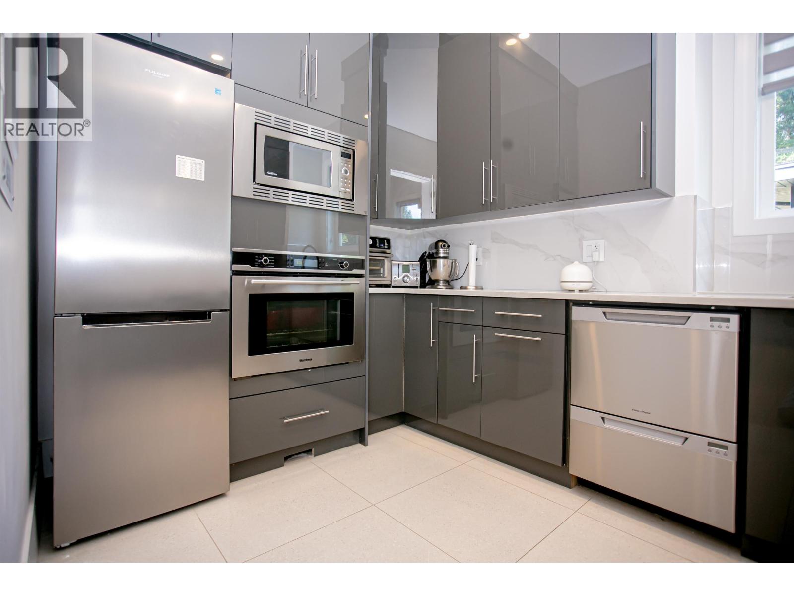 21661 Ridgeway Crescent, Maple Ridge, British Columbia  V2X 3Z6 - Photo 13 - R3062637