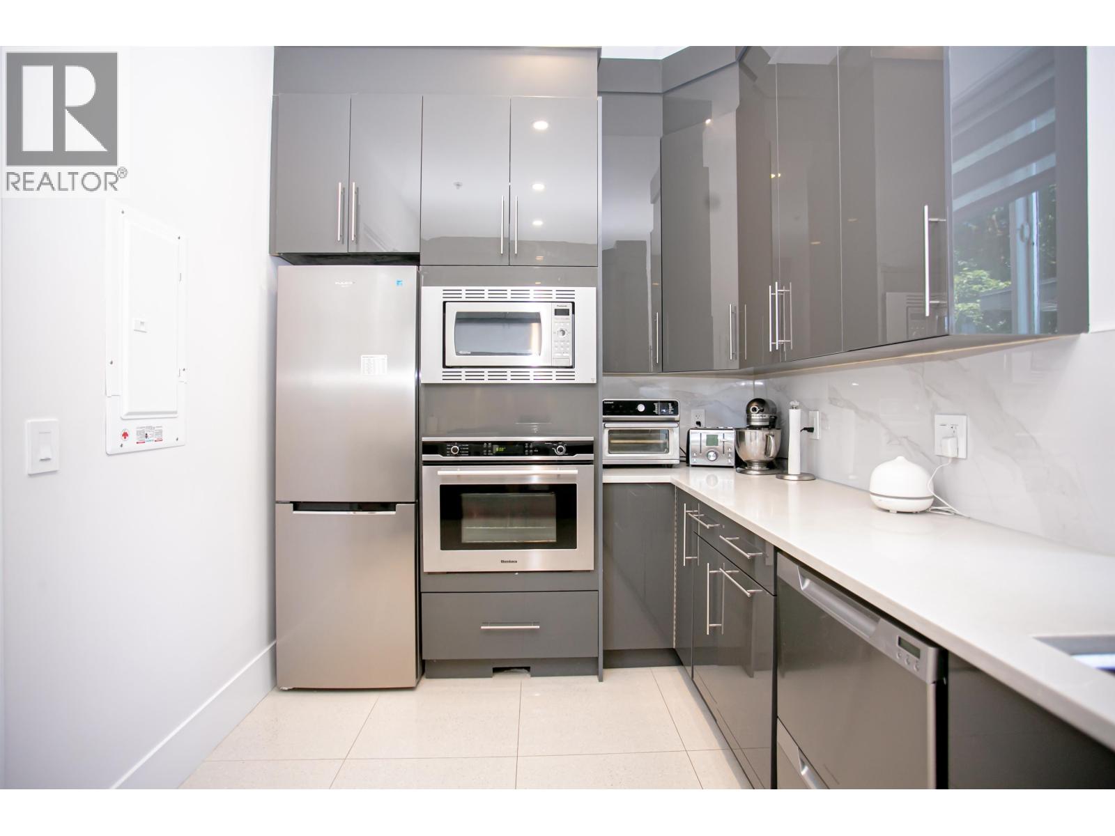 21661 Ridgeway Crescent, Maple Ridge, British Columbia  V2X 3Z6 - Photo 14 - R3062637