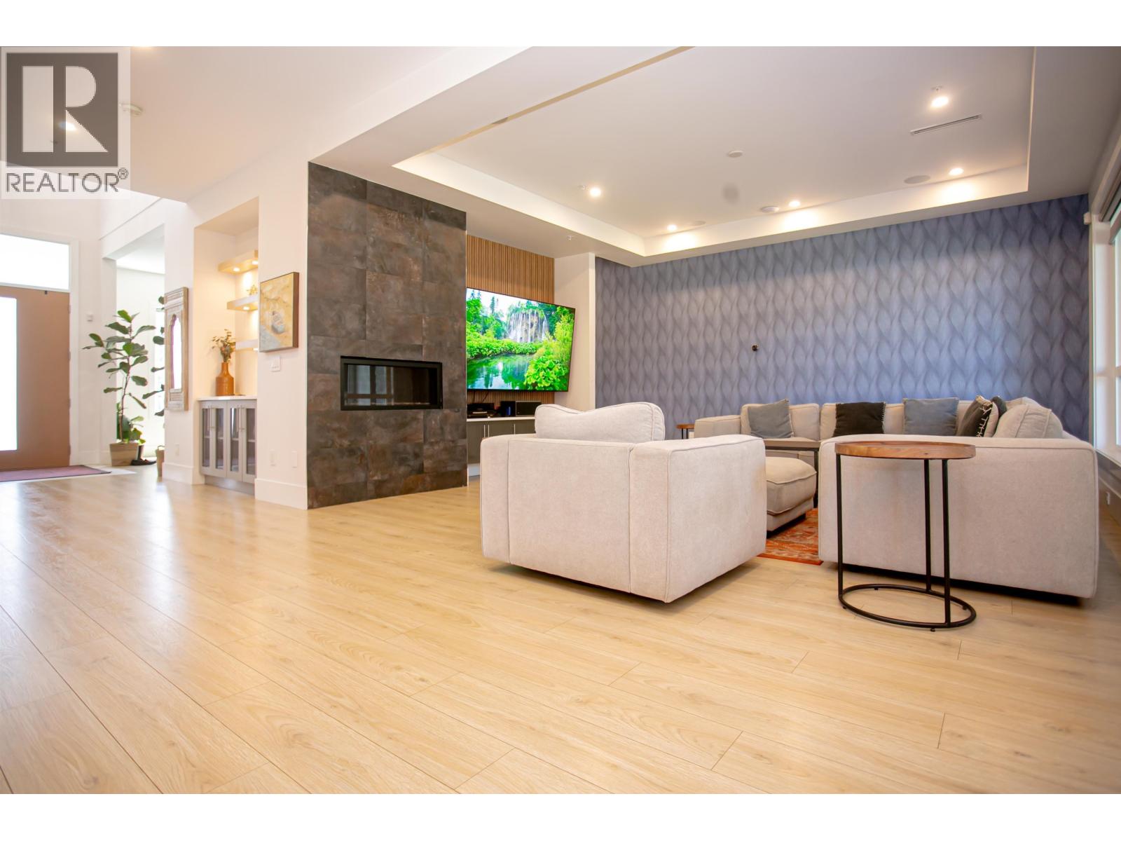 21661 Ridgeway Crescent, Maple Ridge, British Columbia  V2X 3Z6 - Photo 3 - R3062637