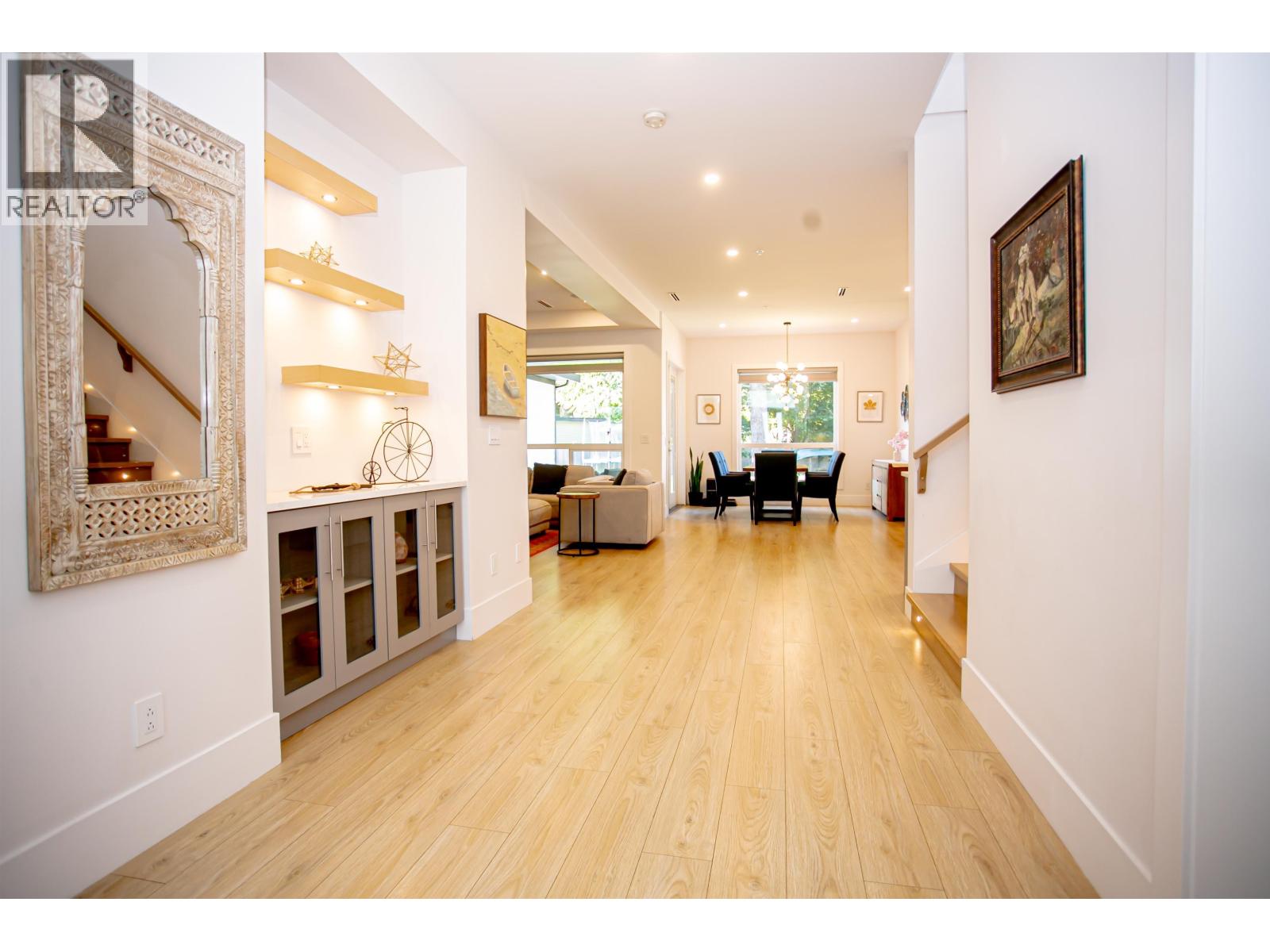 21661 Ridgeway Crescent, Maple Ridge, British Columbia  V2X 3Z6 - Photo 4 - R3062637