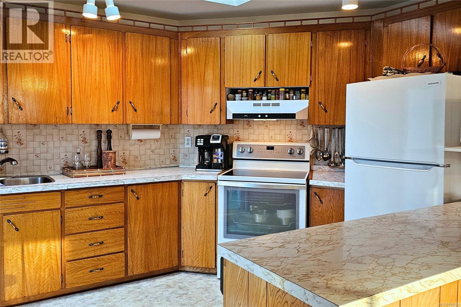 253 Hembrough Rd, Bowser, British Columbia  V0R 1G0 - Photo 23 - 999986