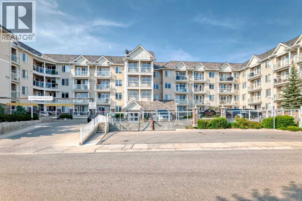 301, 500 Rocky Vista Gardens Nw, Calgary, Alberta  T3G 0B7 - Photo 3 - A2202407