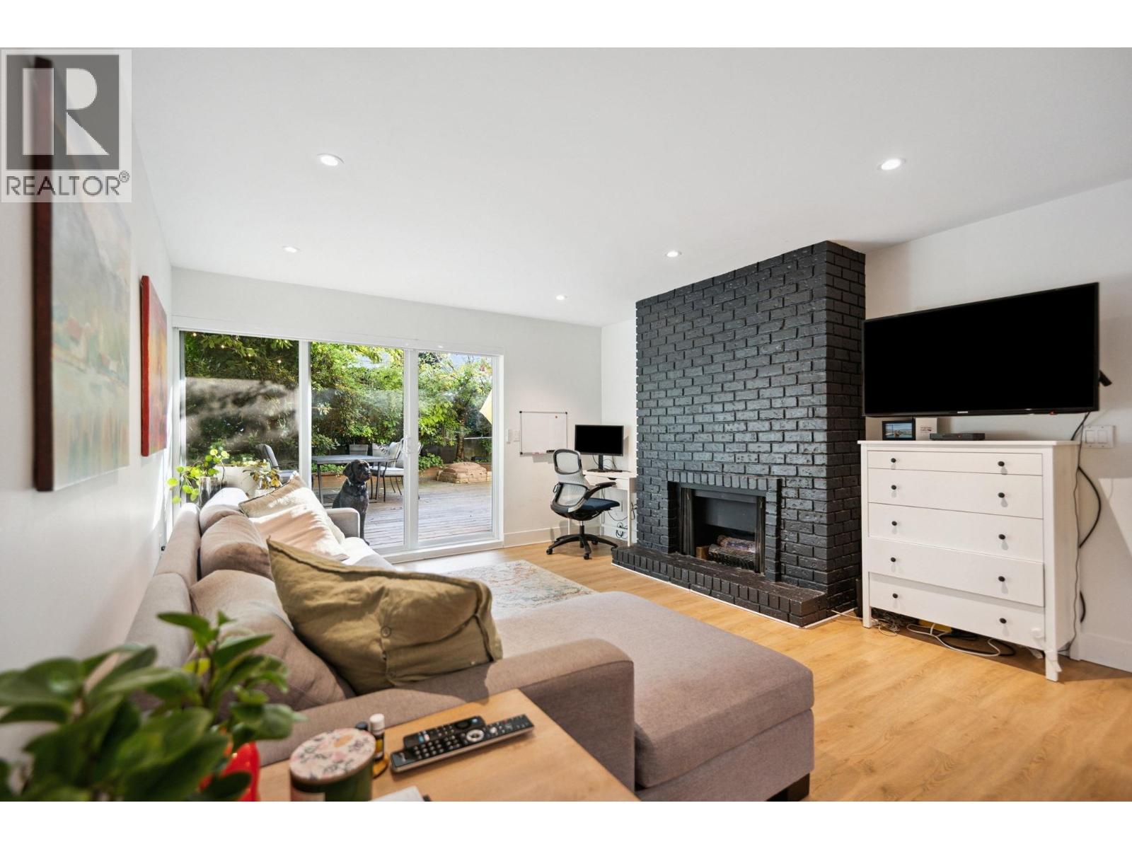 101 1696 W 10th Avenue, Vancouver, British Columbia  V6J 2A1 - Photo 5 - R3062620